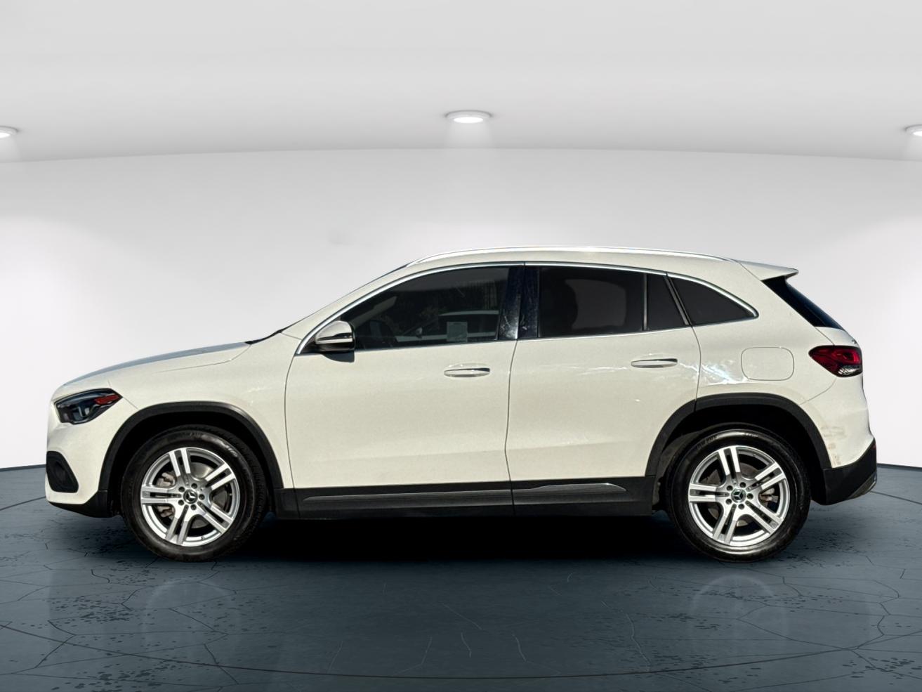 Used 2021 Polar White Mercedes-Benz GLA 250 4D Sport Utility 4MATIC® image 3