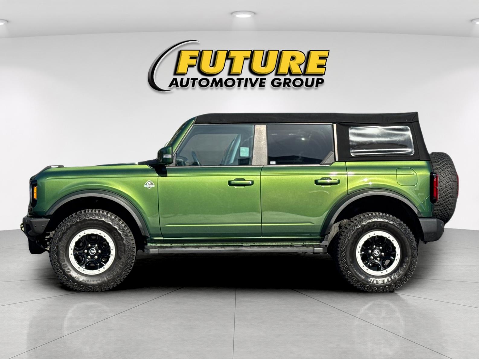Used 2022 Green Ford Outer Banks image 6
