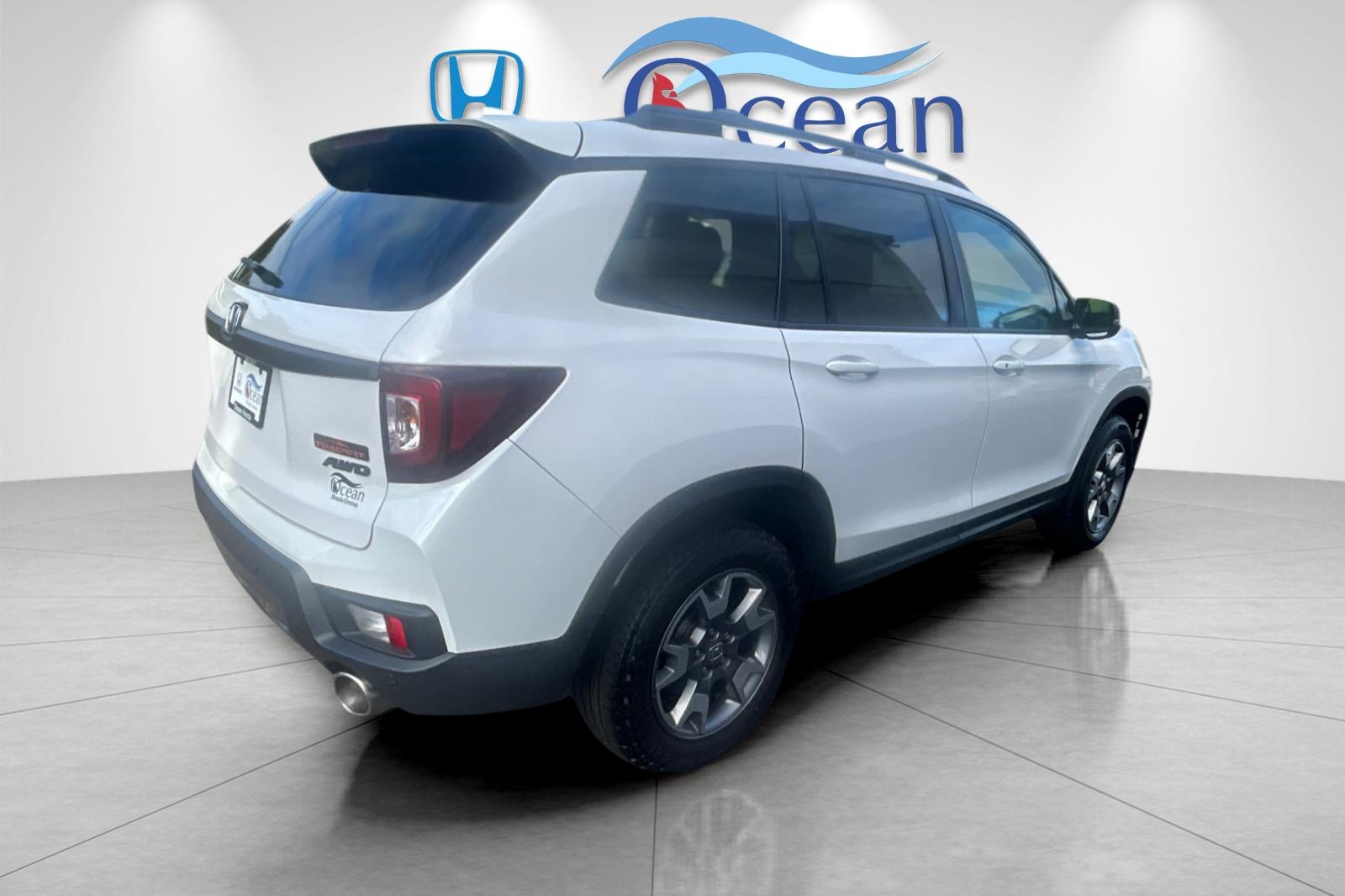 Used 2023 Lunar Silver Metallic Honda TrailSport image 3
