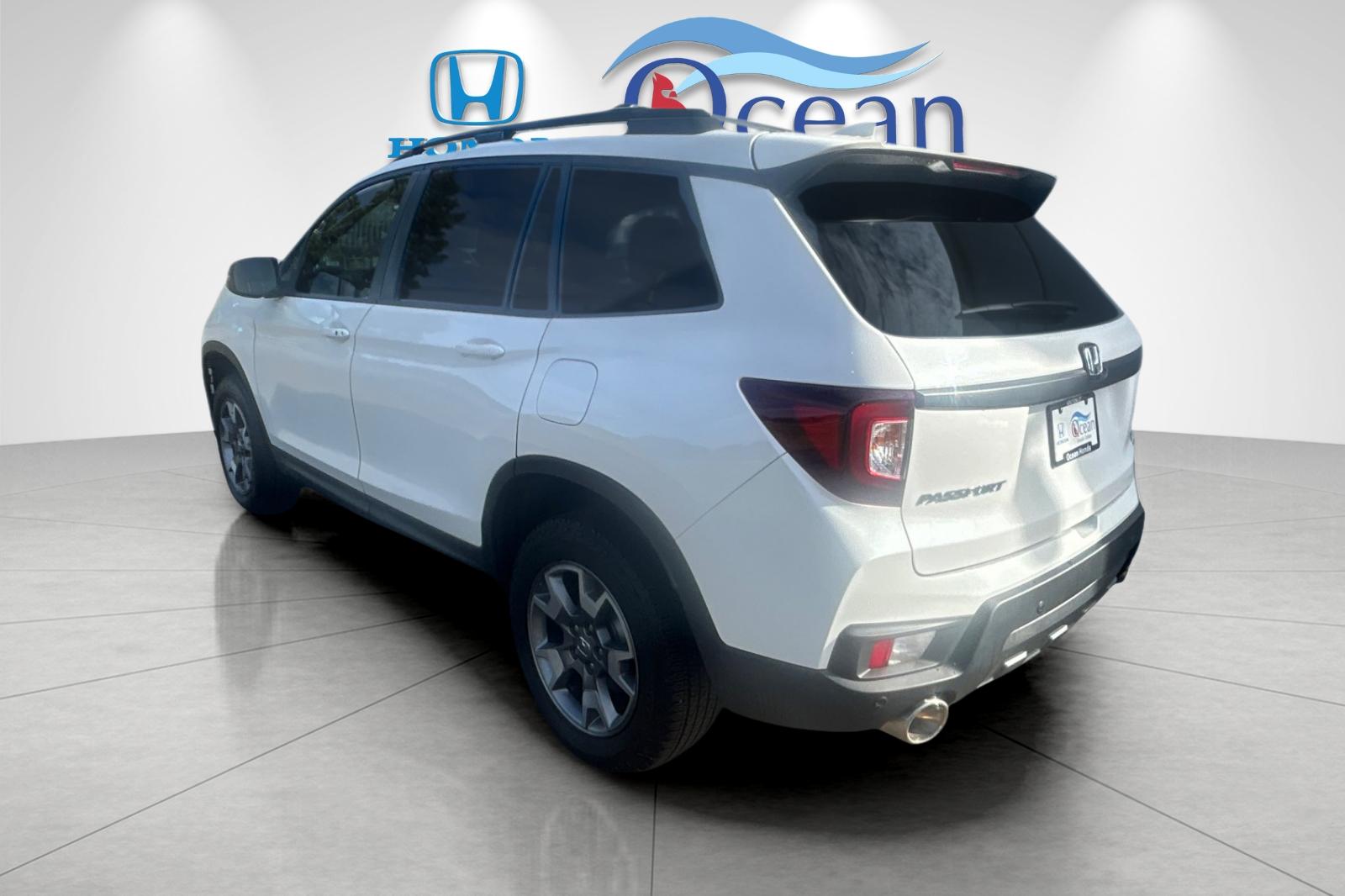 Used 2023 Lunar Silver Metallic Honda TrailSport image 5