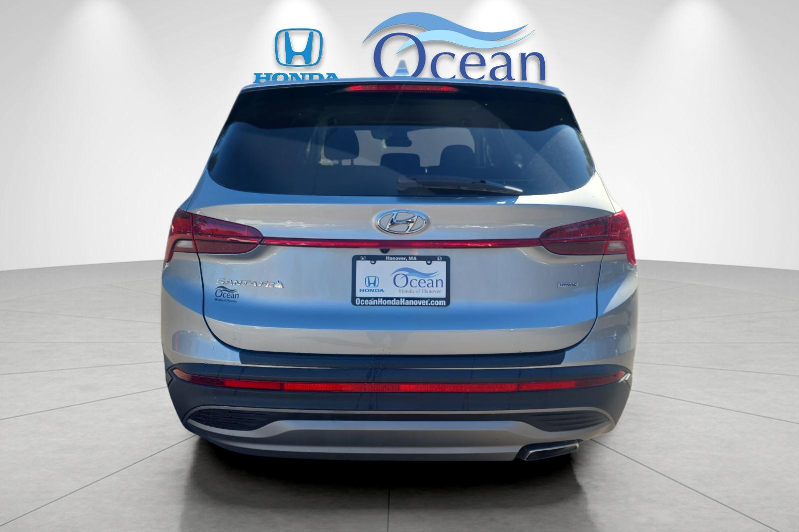 Used 2023 Shimmering Silver Pearl Hyundai SE image 4