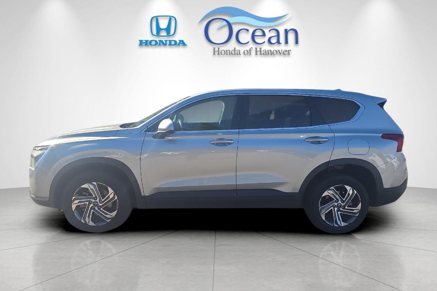 Used 2023 Shimmering Silver Pearl Hyundai SE image 6