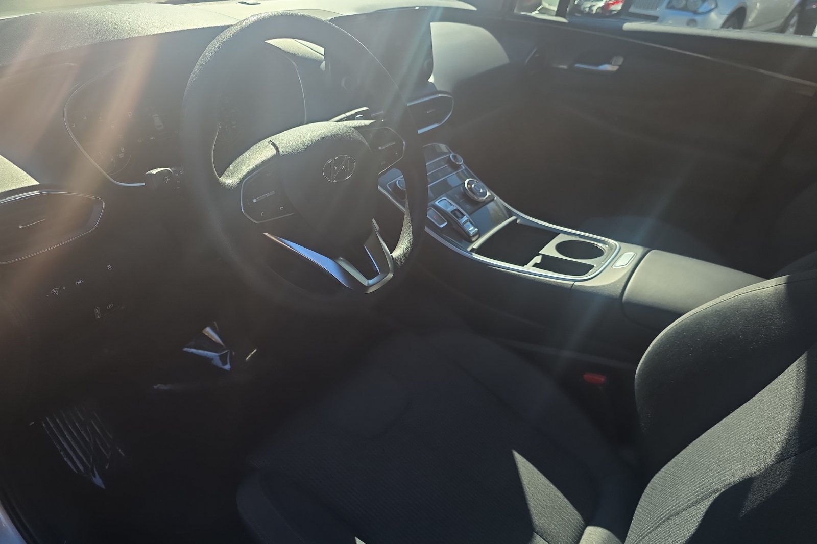 Used 2023 Shimmering Silver Pearl Hyundai SE image 11