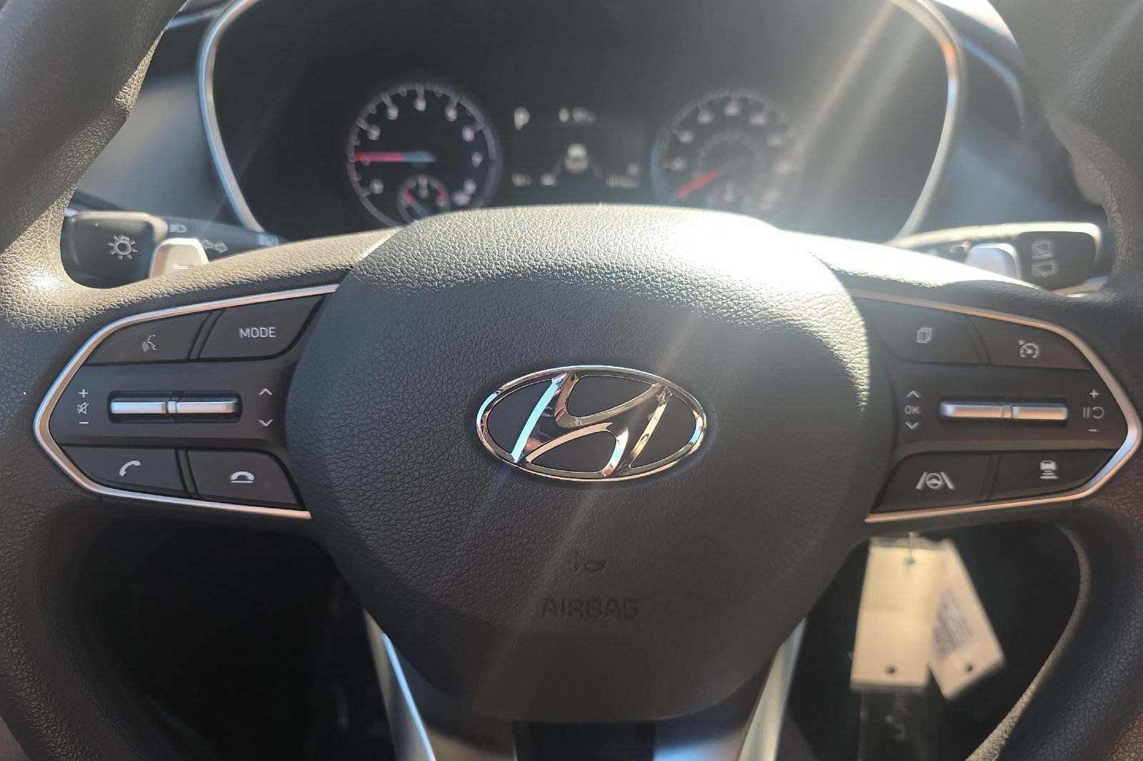 Used 2023 Shimmering Silver Pearl Hyundai SE image 23