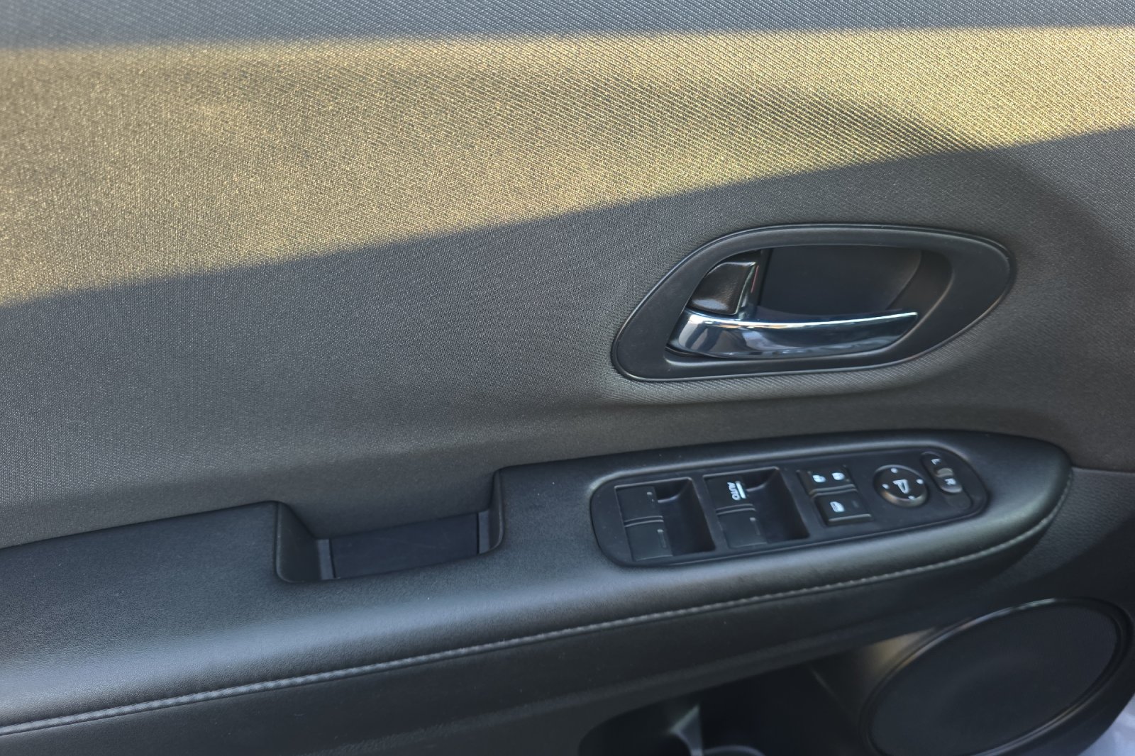 Used 2021 Modern Steel Metallic Honda LX image 11