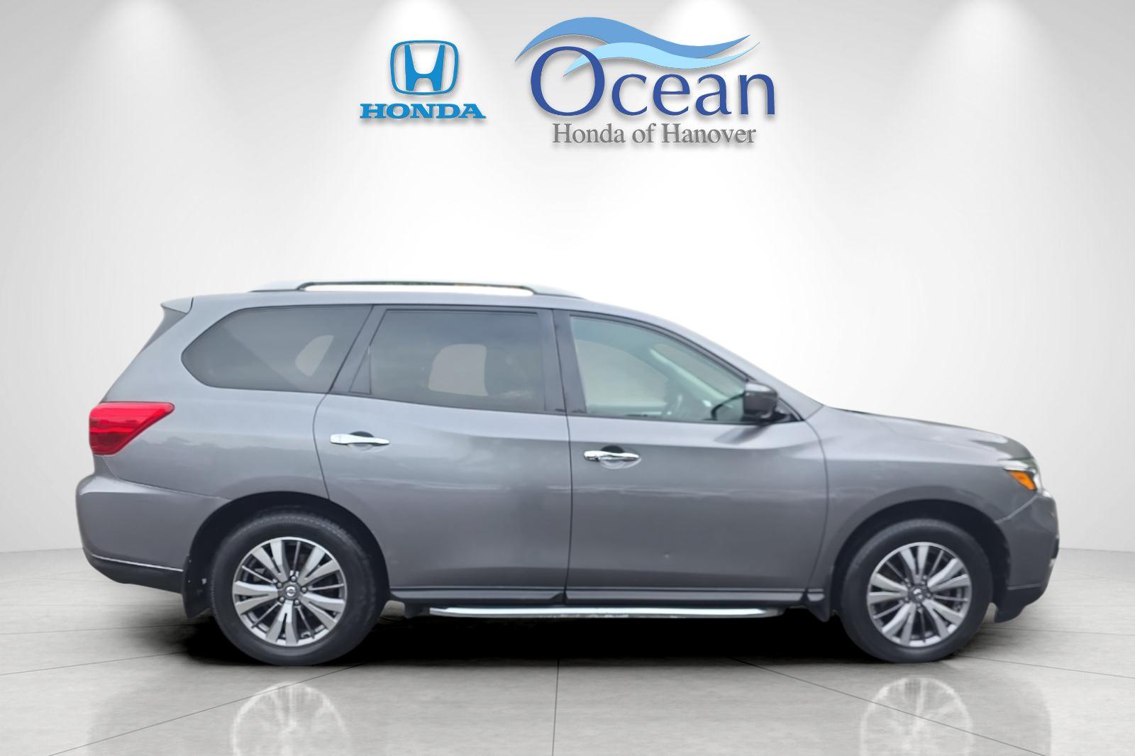 Used 2019 Gun Metallic Nissan SL image 2