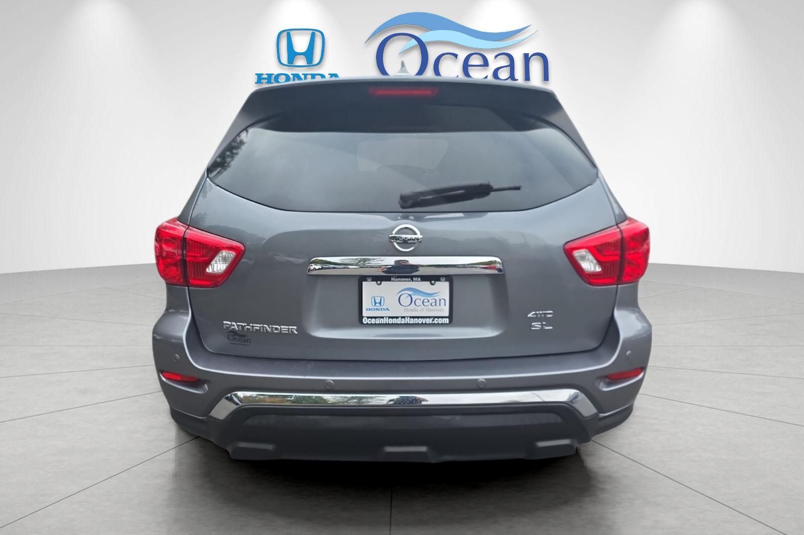 Used 2019 Gun Metallic Nissan SL image 4