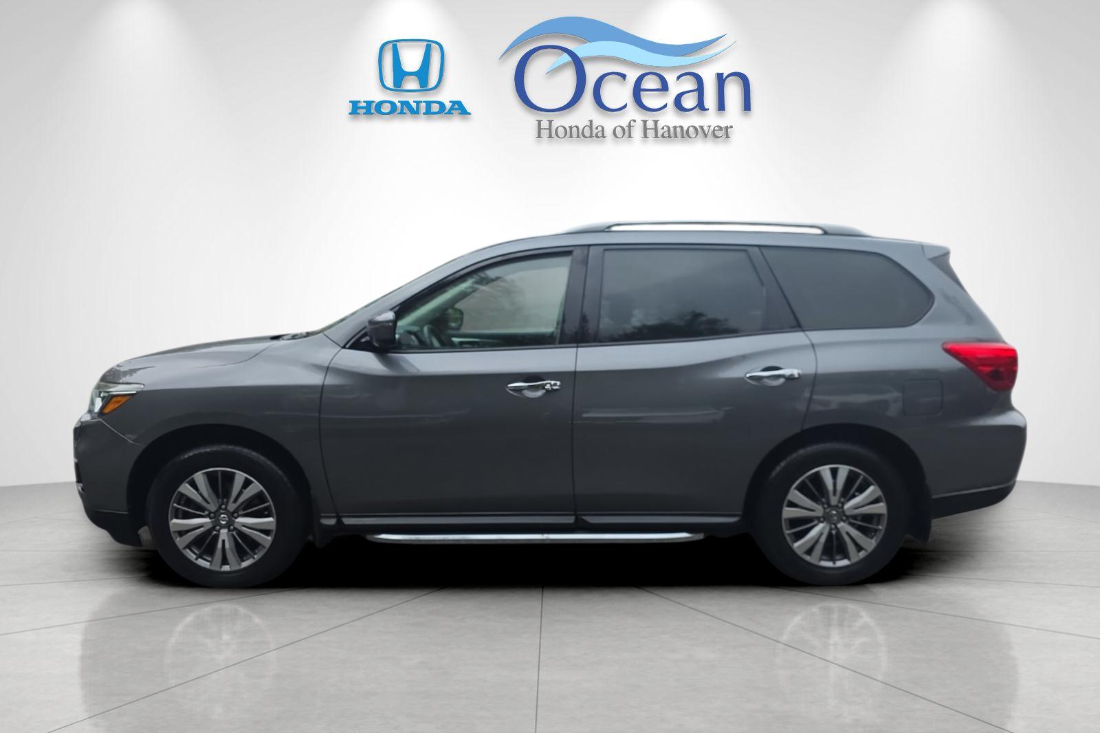 Used 2019 Gun Metallic Nissan SL image 6
