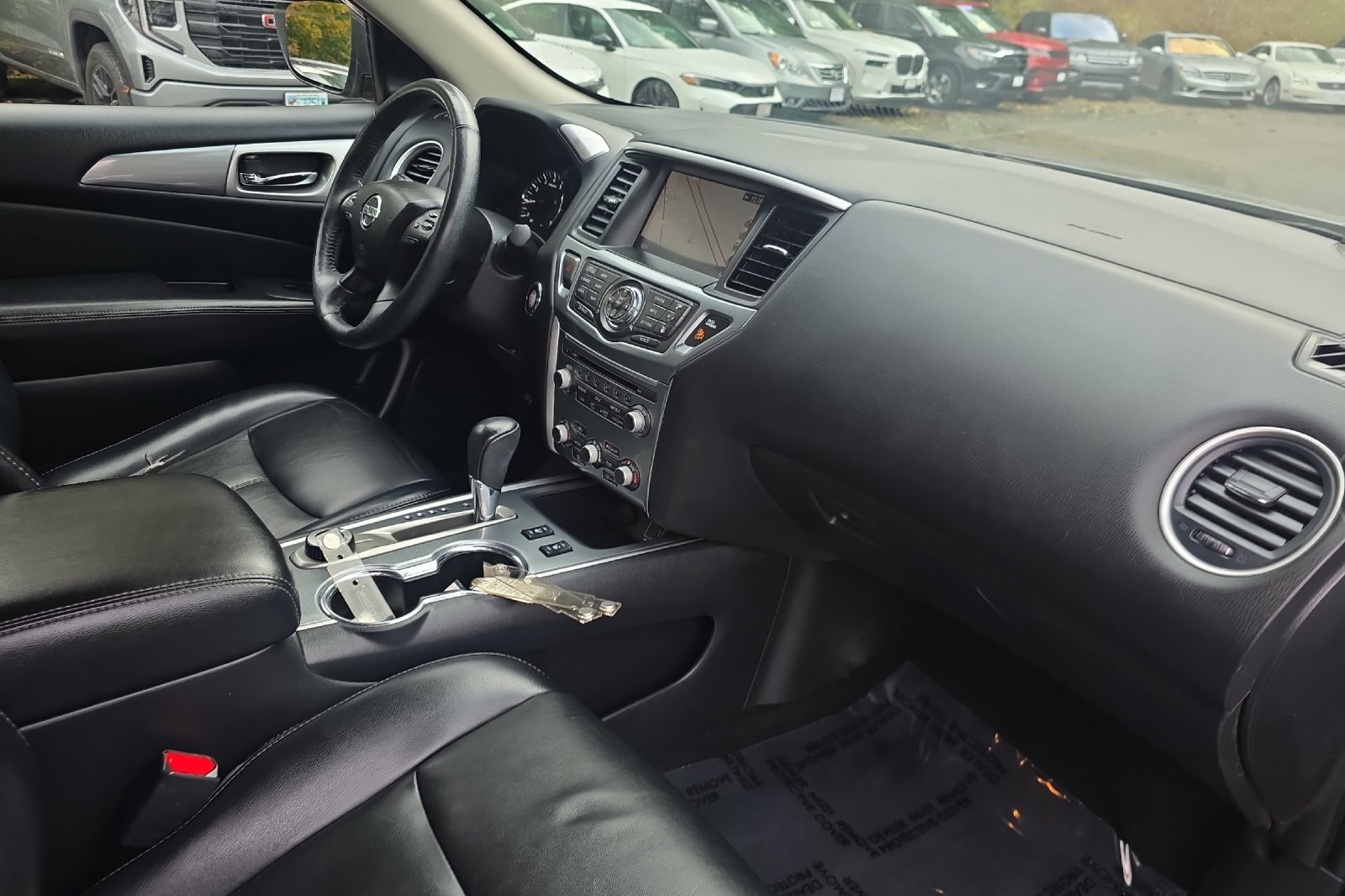 Used 2019 Gun Metallic Nissan SL image 18