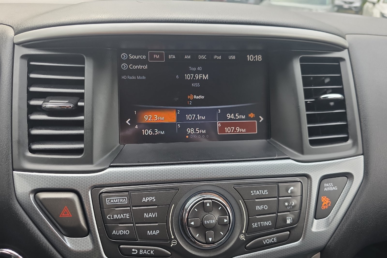 Used 2019 Gun Metallic Nissan SL image 19