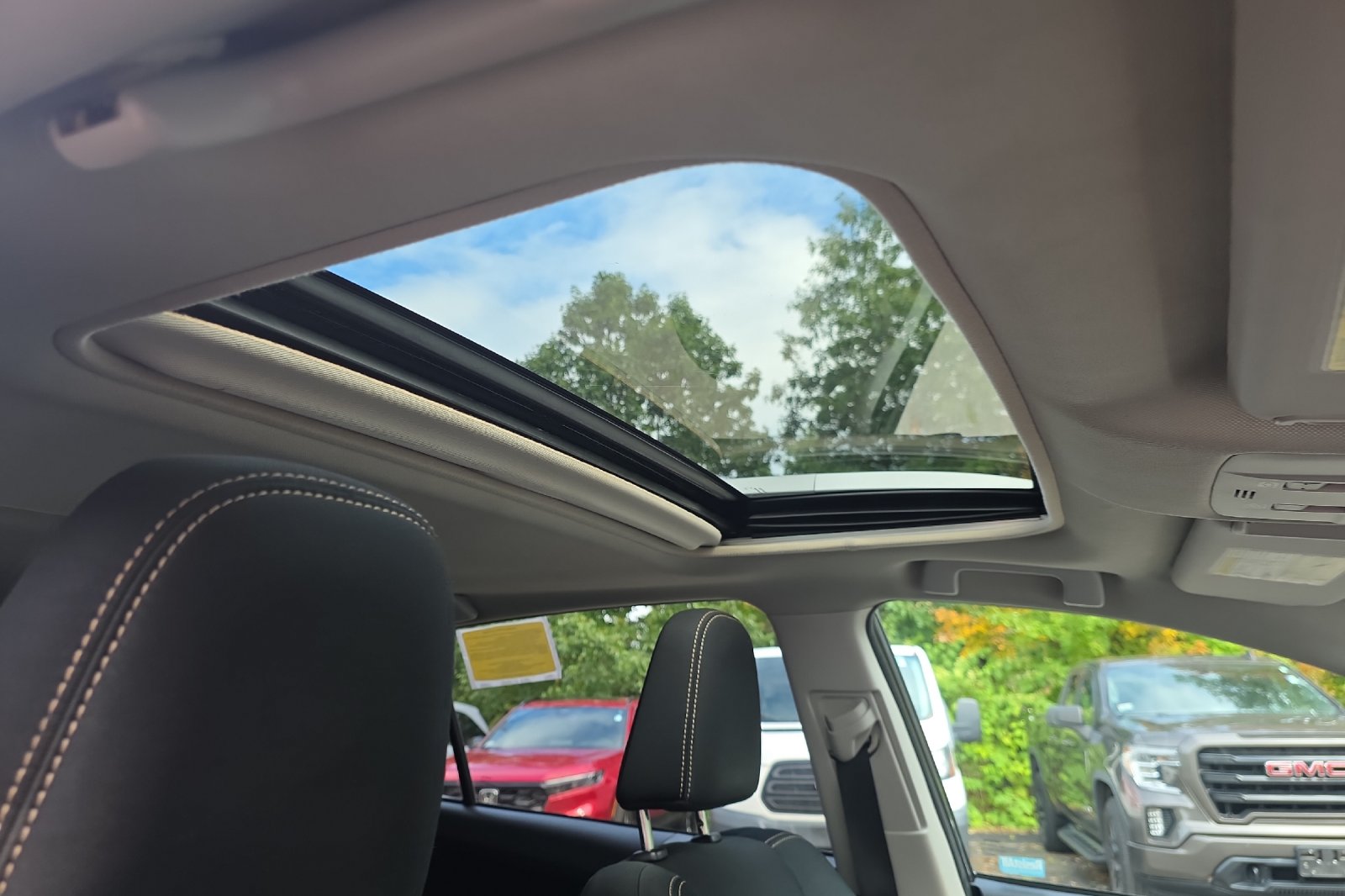 Used 2015 Magnetic Gray Metallic Toyota XLE image 17