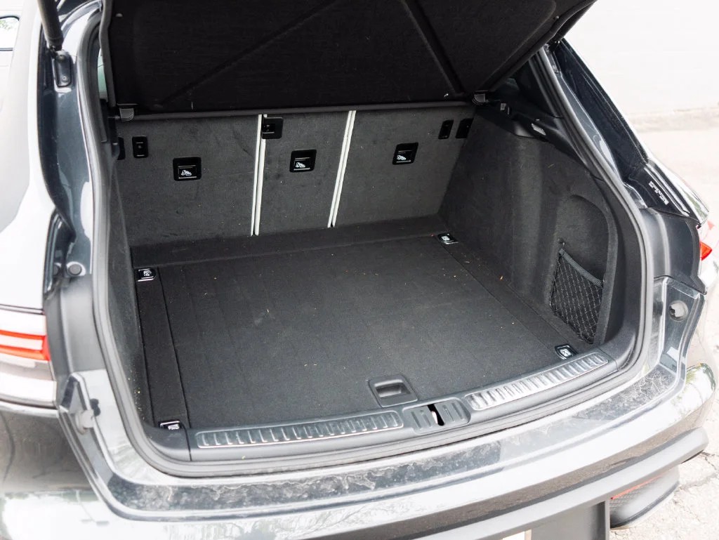 Used 2024  Porsche  image 14