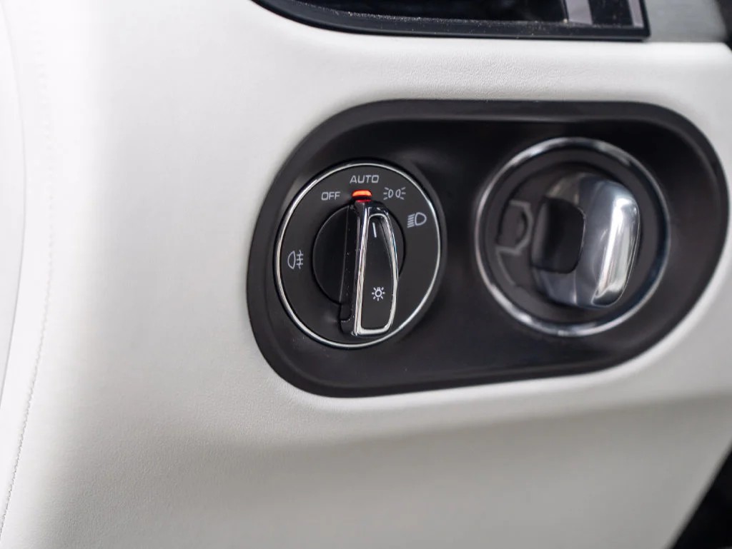 Used 2024  Porsche  image 31