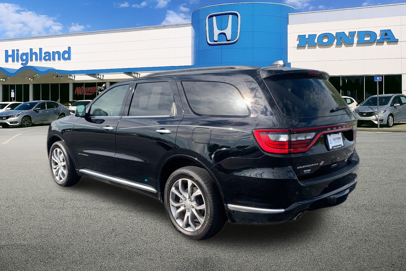Used 2018 Black Dodge Citadel image 3