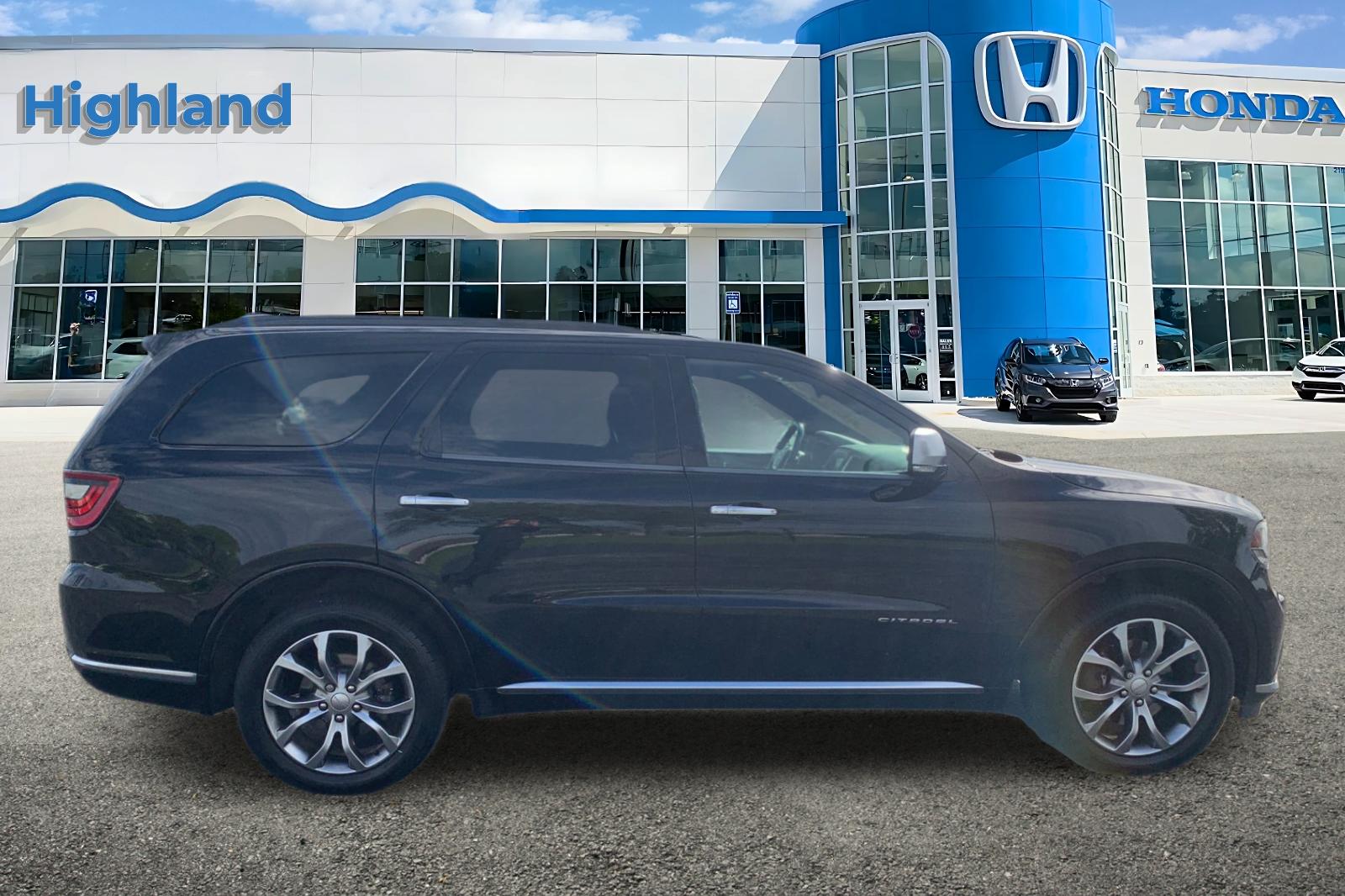 Used 2018 Black Dodge Citadel image 6