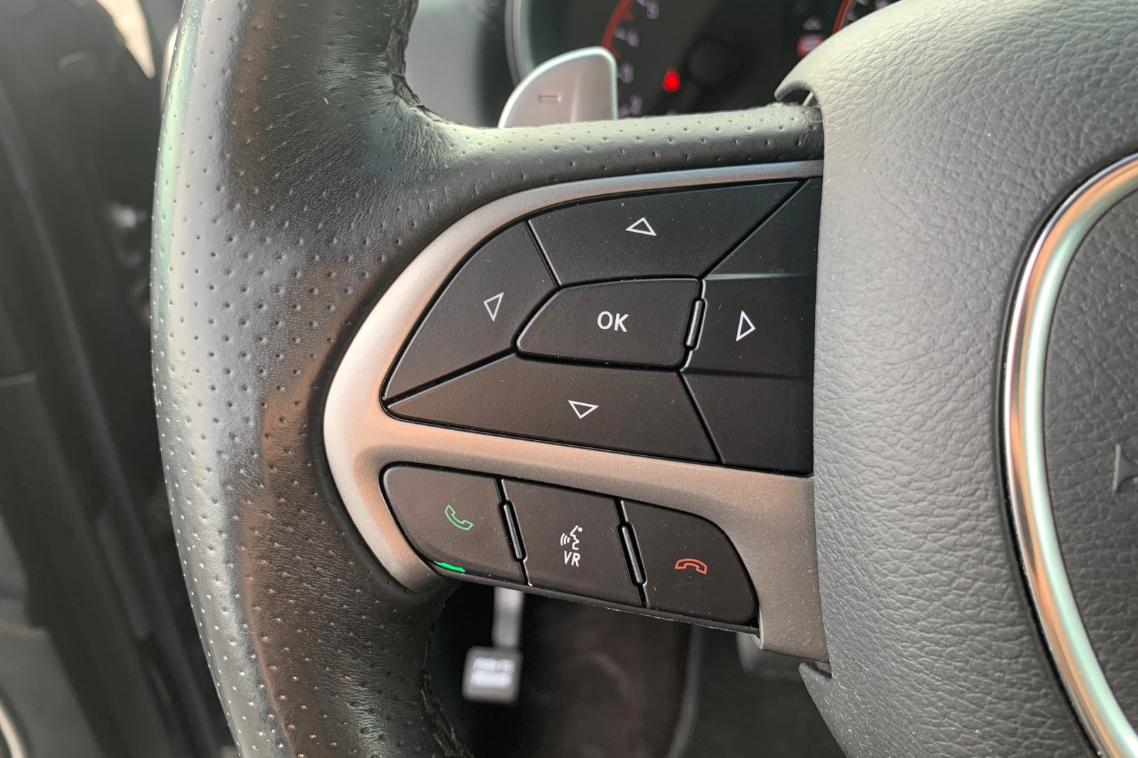 Used 2018 Black Dodge Citadel image 31