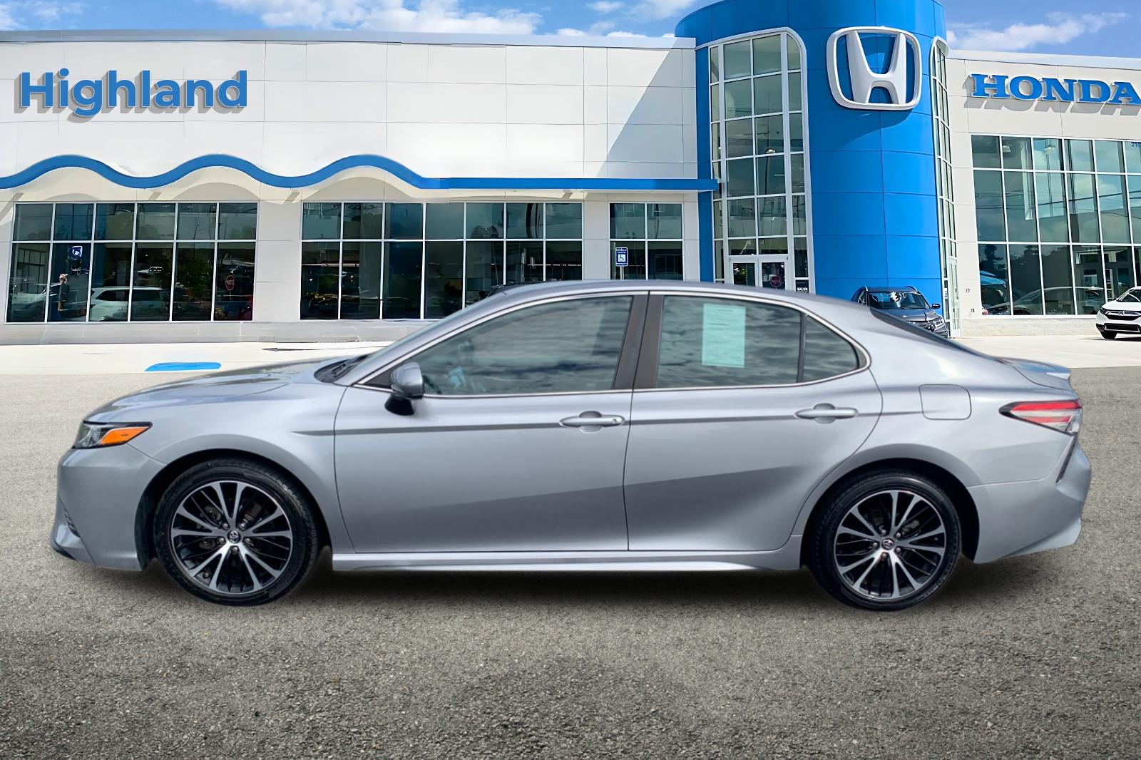 Used 2019 Silver Toyota SE image 2