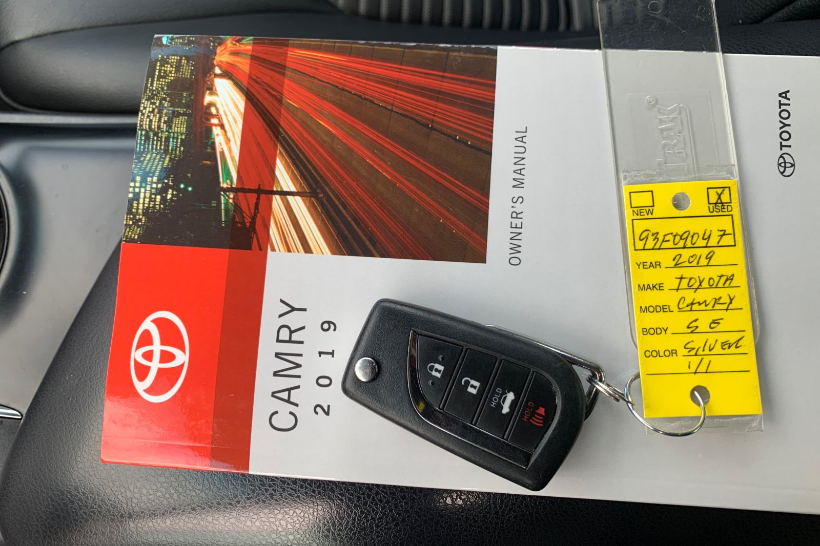 Used 2019 Silver Toyota SE image 11