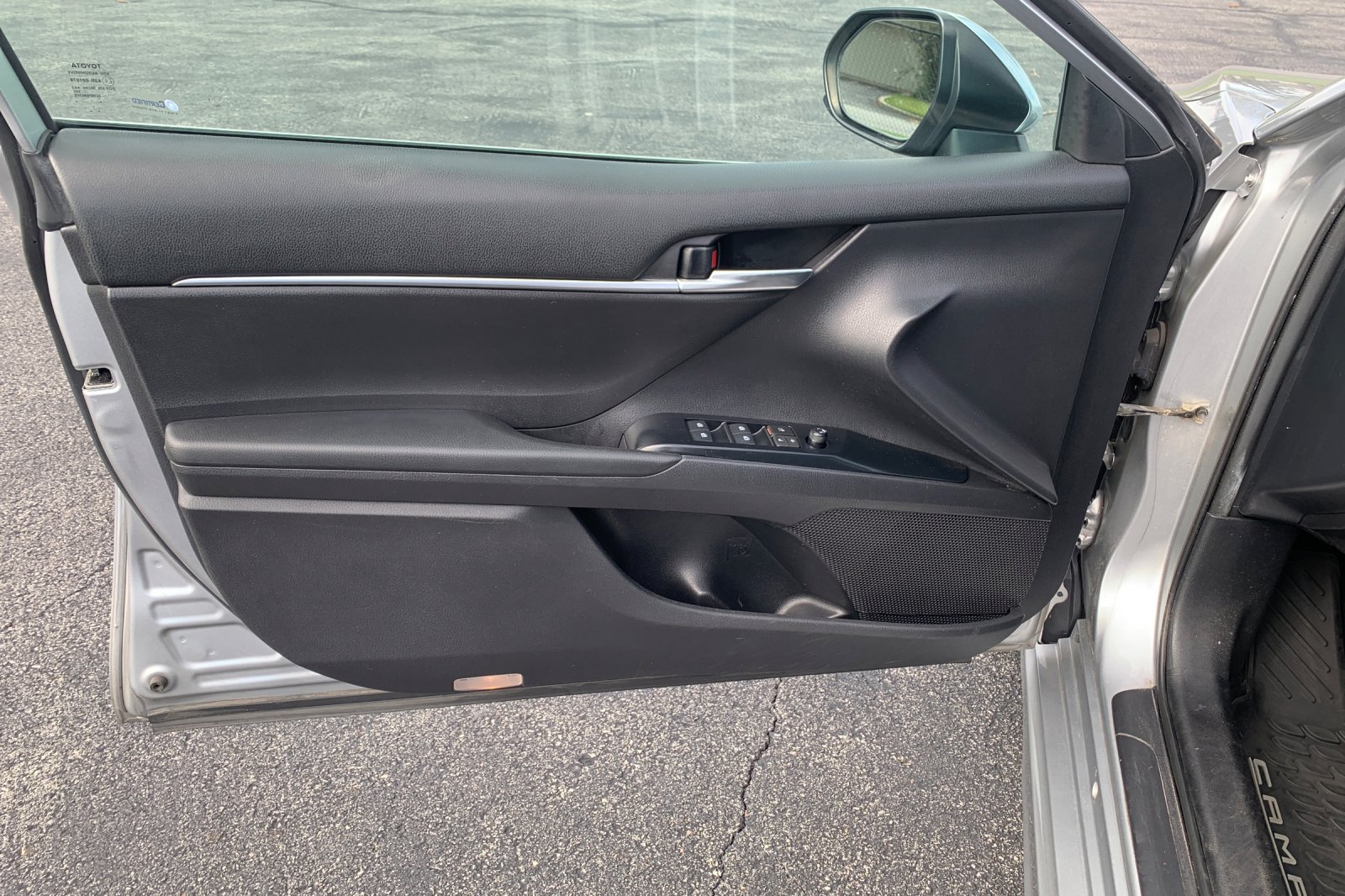 Used 2019 Silver Toyota SE image 13