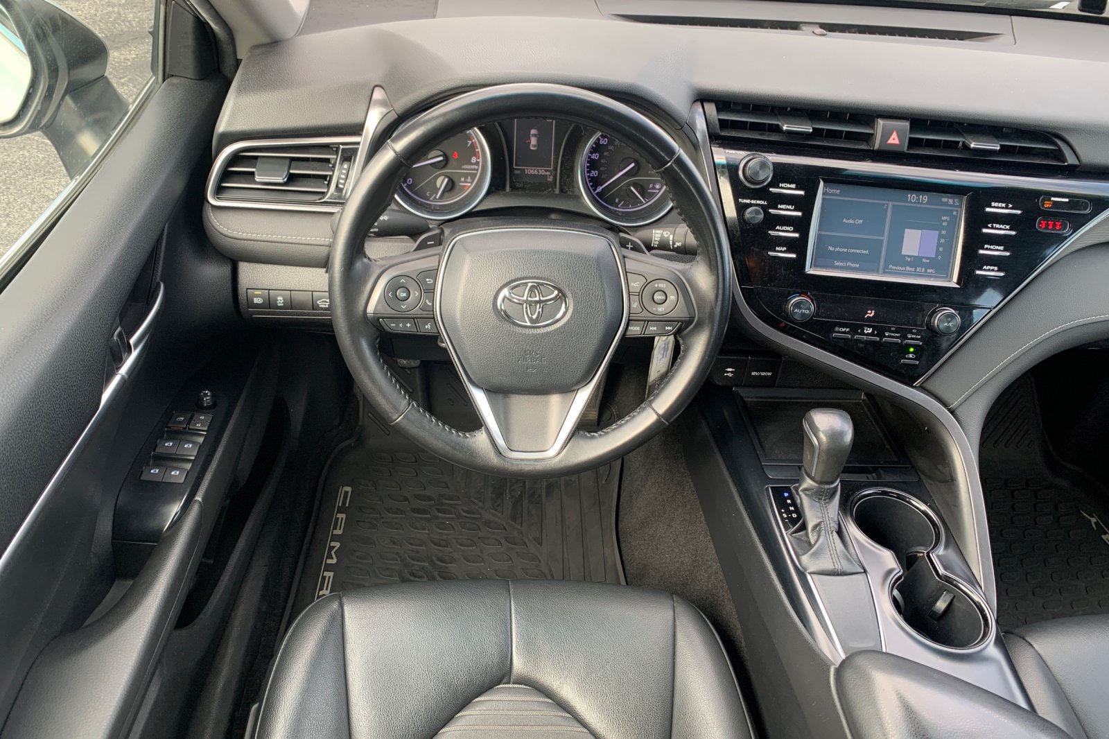 Used 2019 Silver Toyota SE image 18