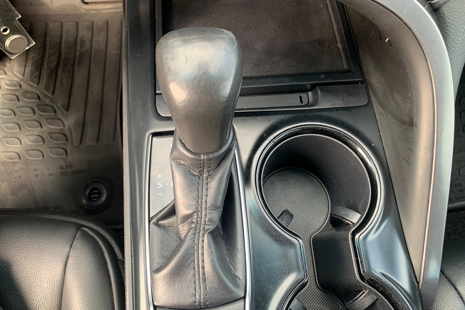 Used 2019 Silver Toyota SE image 25