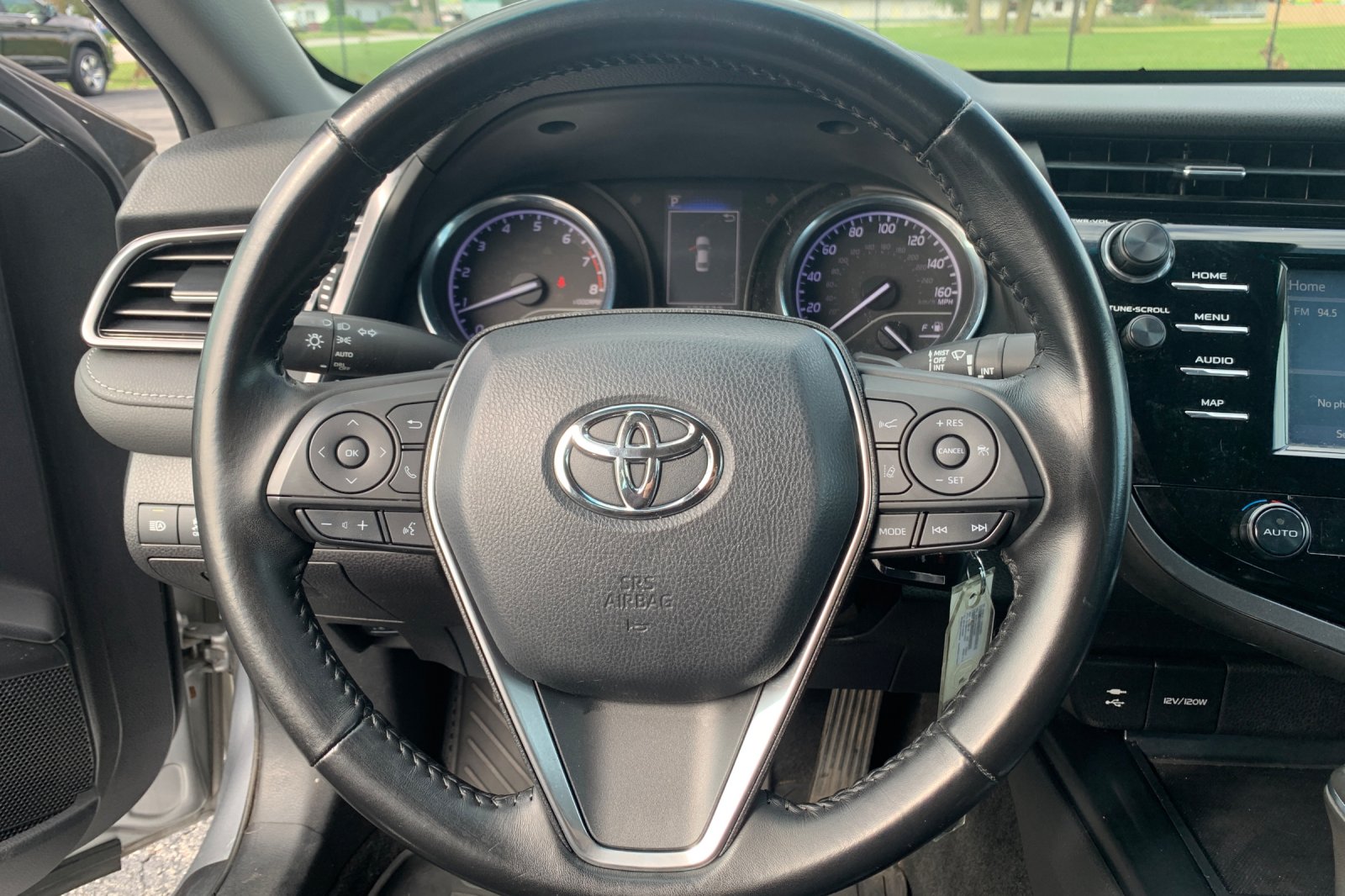 Used 2019 Silver Toyota SE image 27