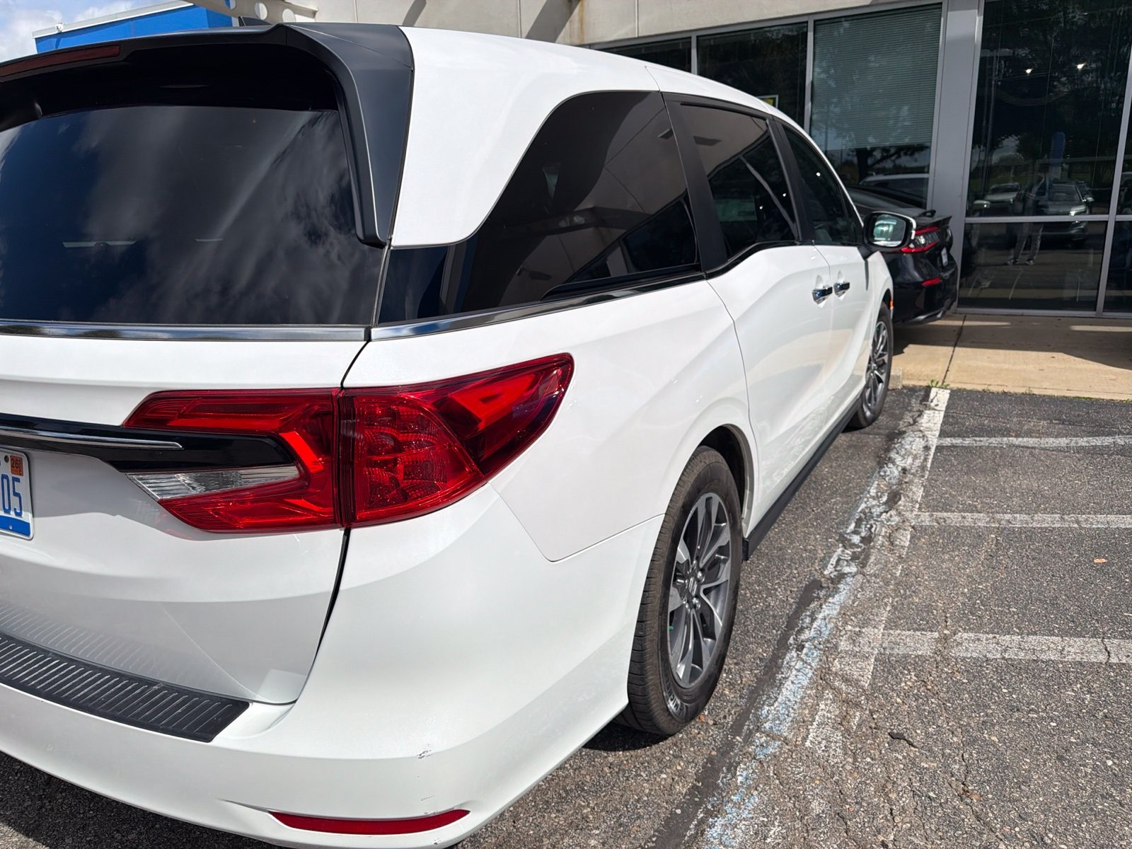 Certified Used 2023 Platinum White Pearl Honda EX-L image 14