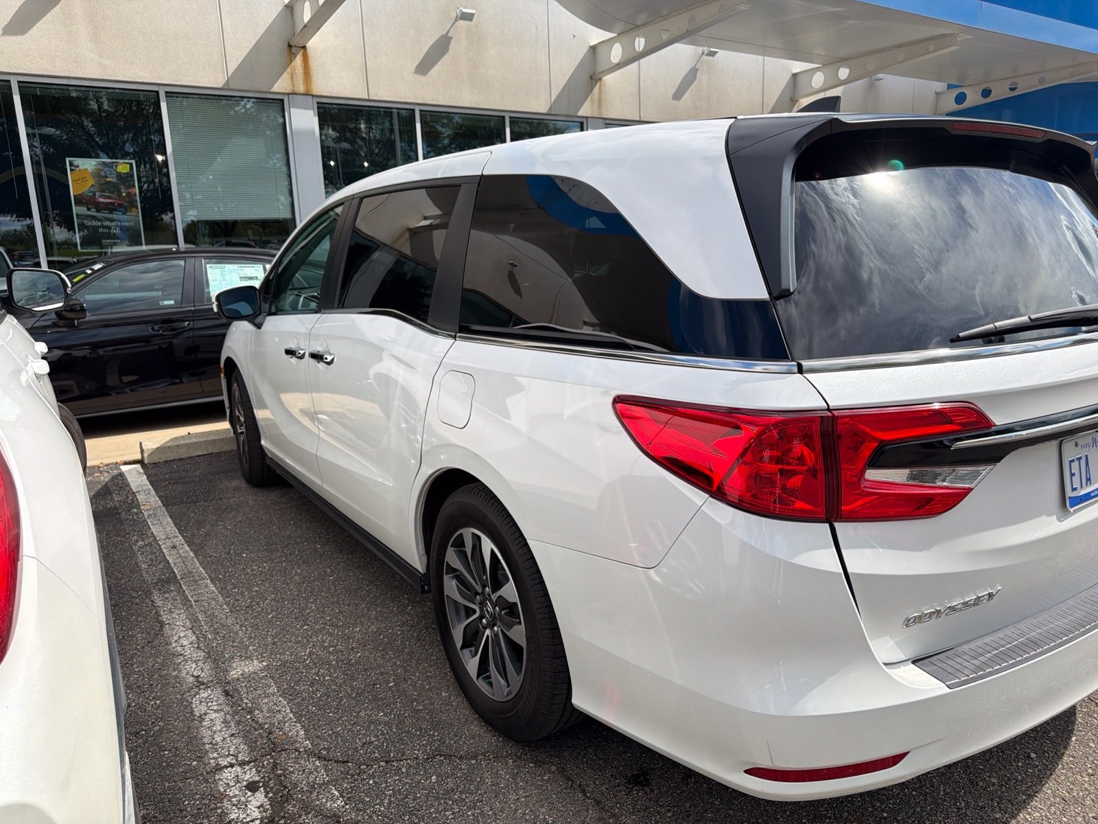 Certified Used 2023 Platinum White Pearl Honda EX-L image 17
