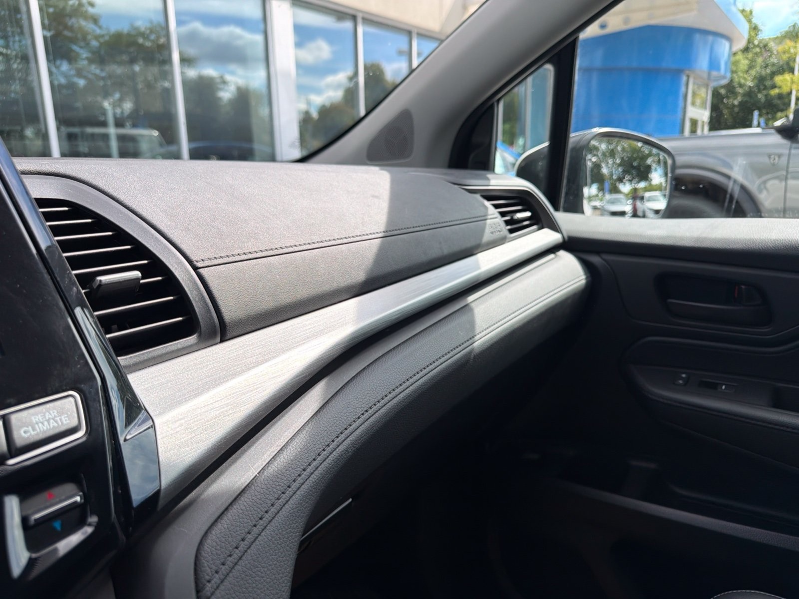 Certified Used 2023 Platinum White Pearl Honda EX-L image 24