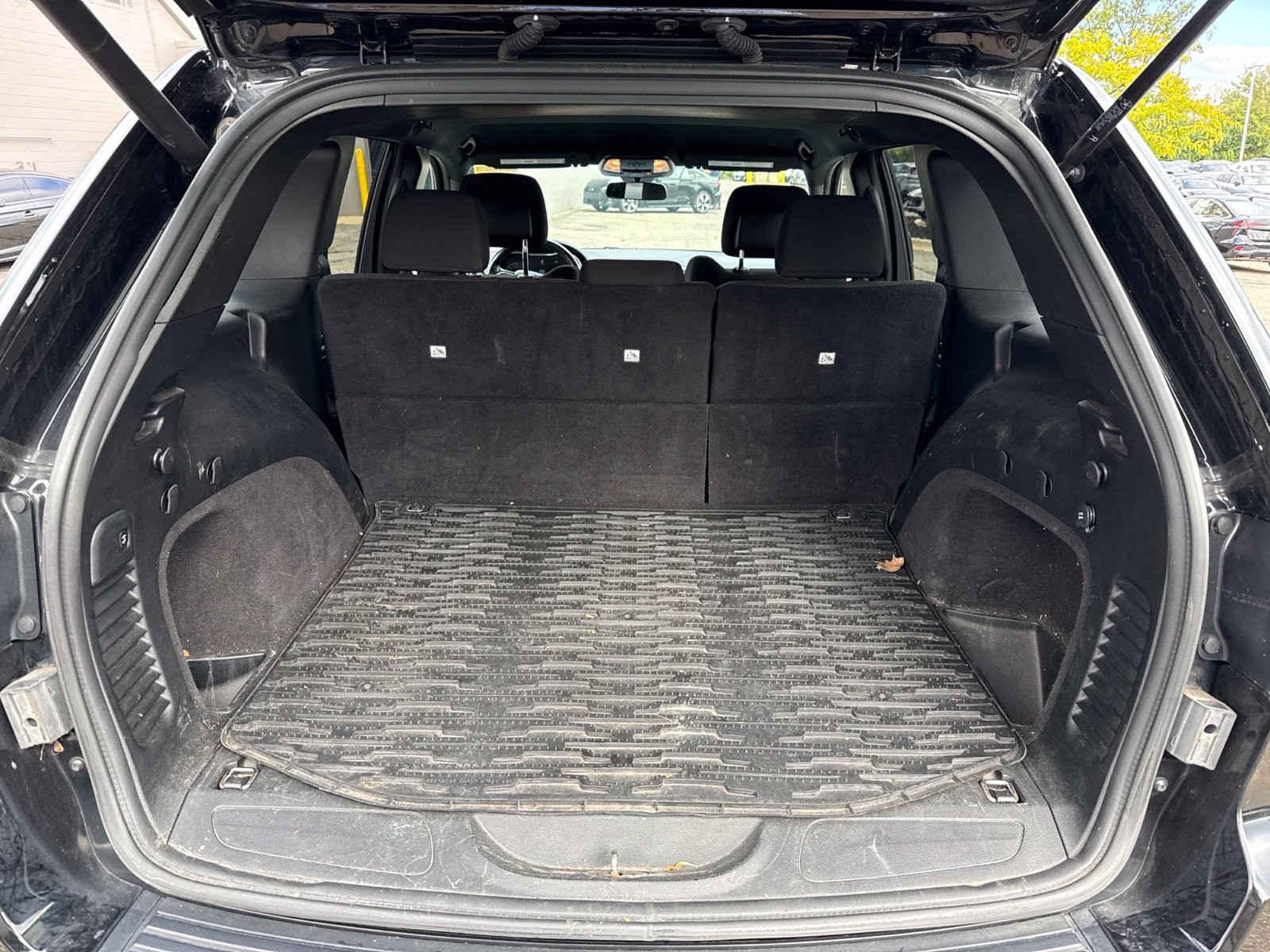 Used 2021 Diamond Black Jeep Laredo E image 13