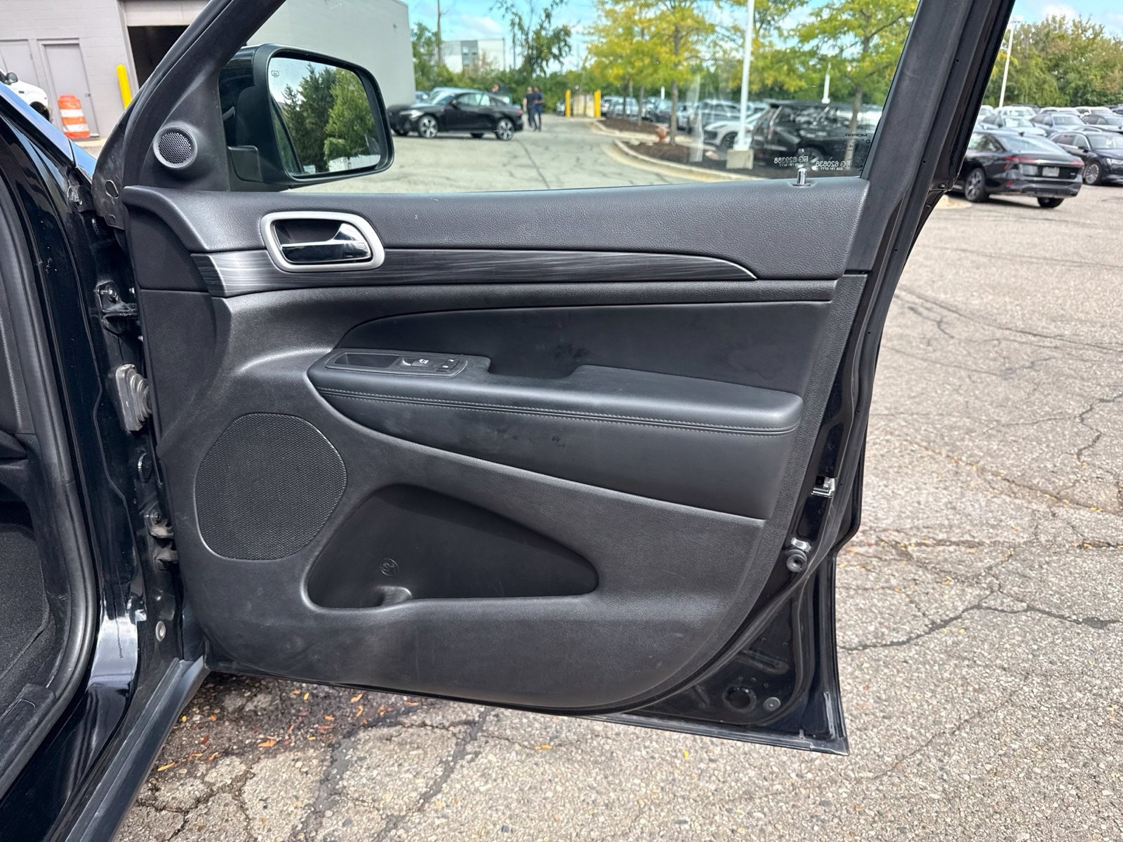 Used 2021 Diamond Black Jeep Laredo E image 19