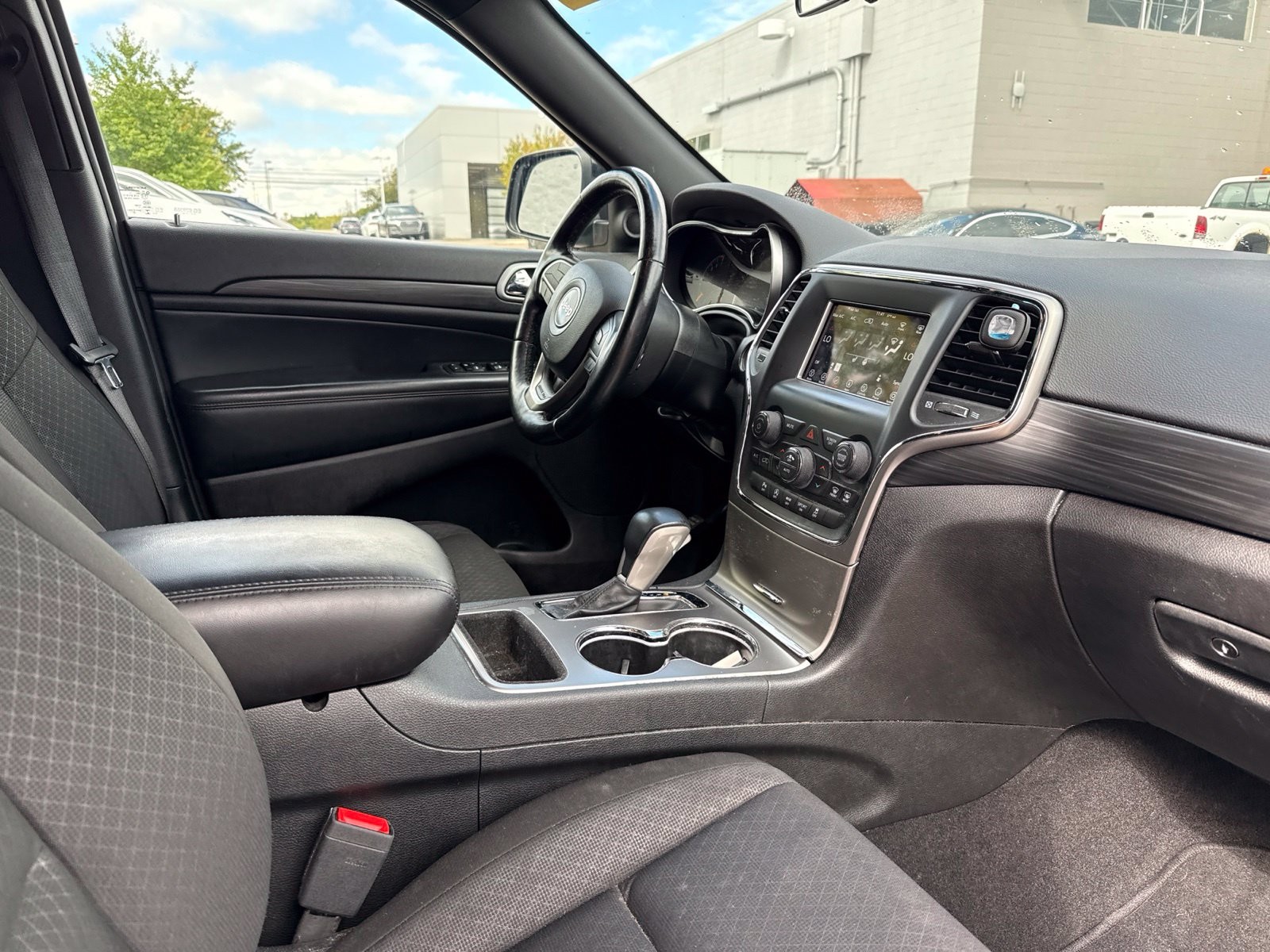 Used 2021 Diamond Black Jeep Laredo E image 22
