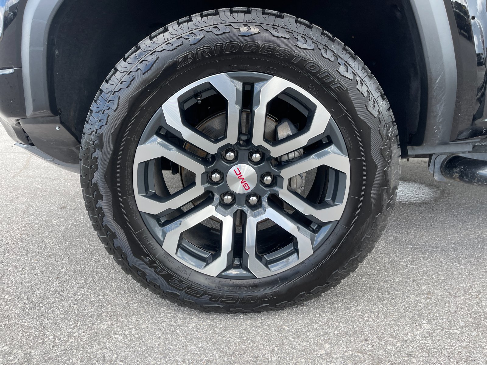 Used 2024 Black GMC AT4 image 31