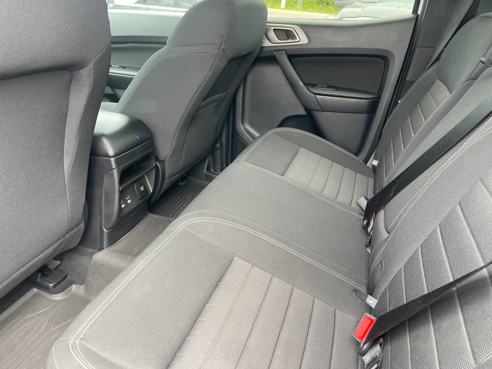 Used 2020 Oxford White Ford XLT image 14
