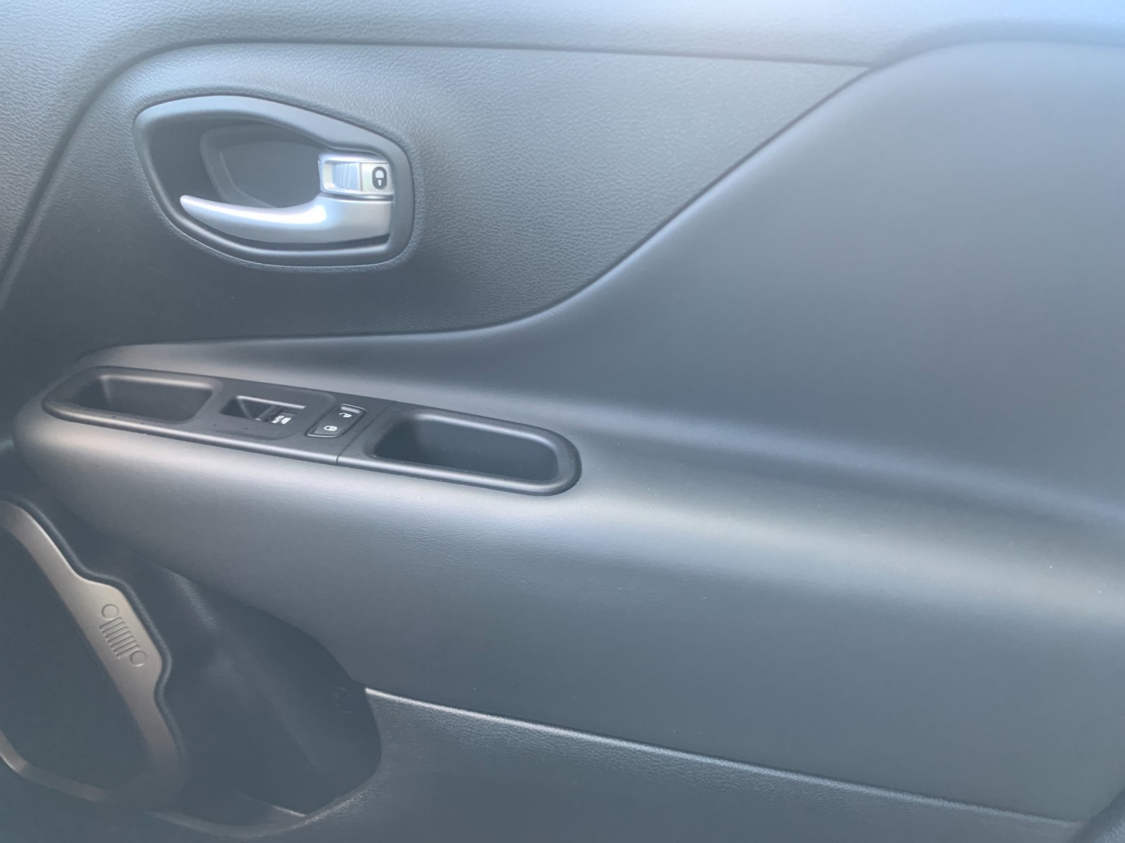 Used 2023 Gray Jeep Latitude image 21