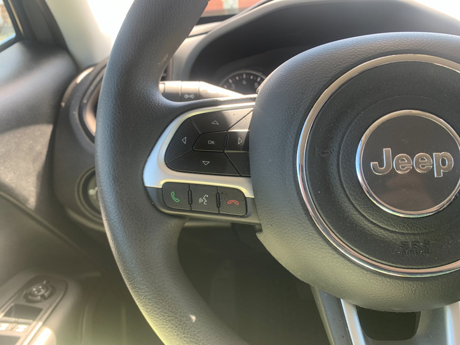 Used 2023 Gray Jeep Latitude image 29