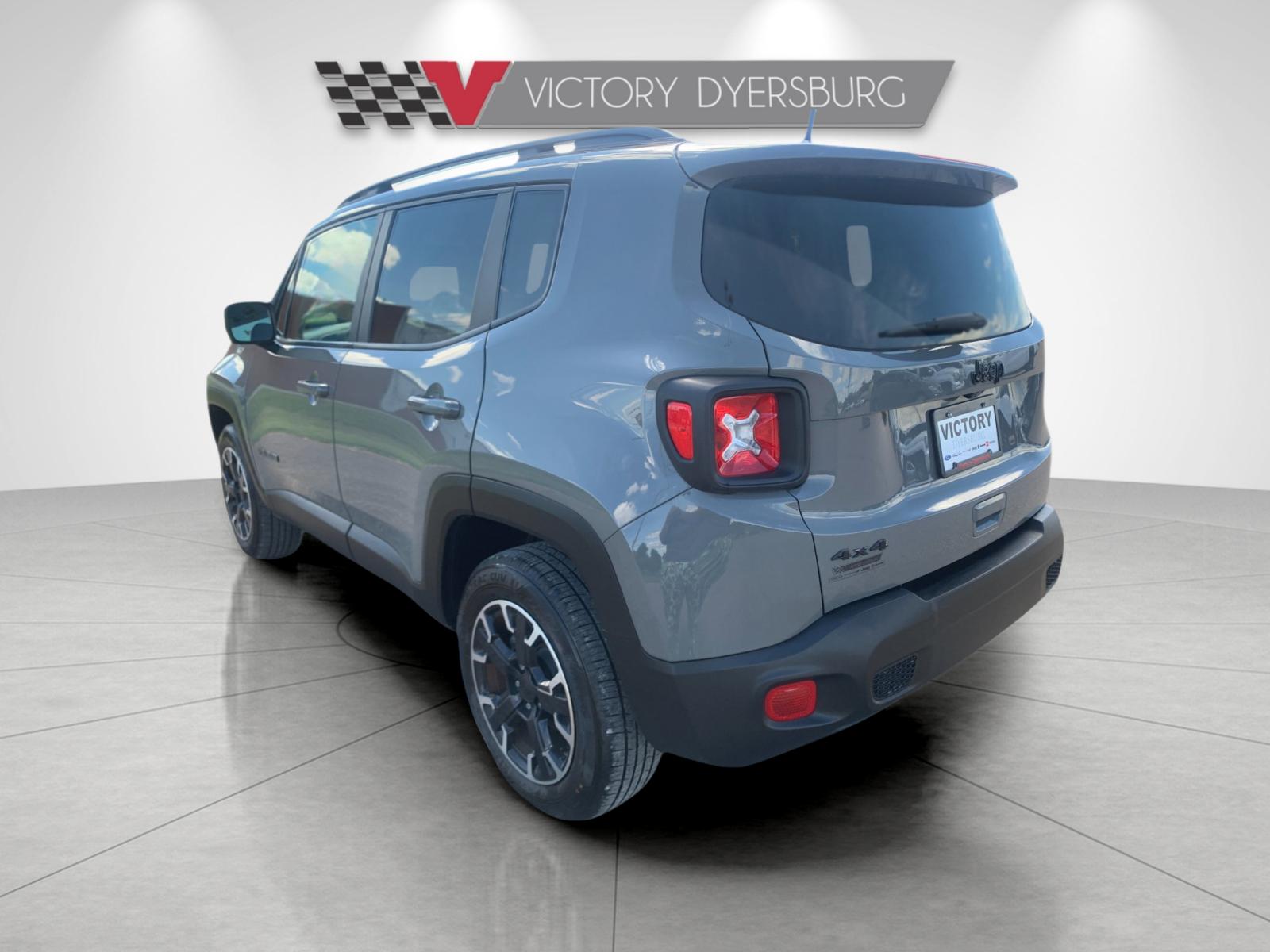 Used 2023 Gray Jeep Latitude image 6