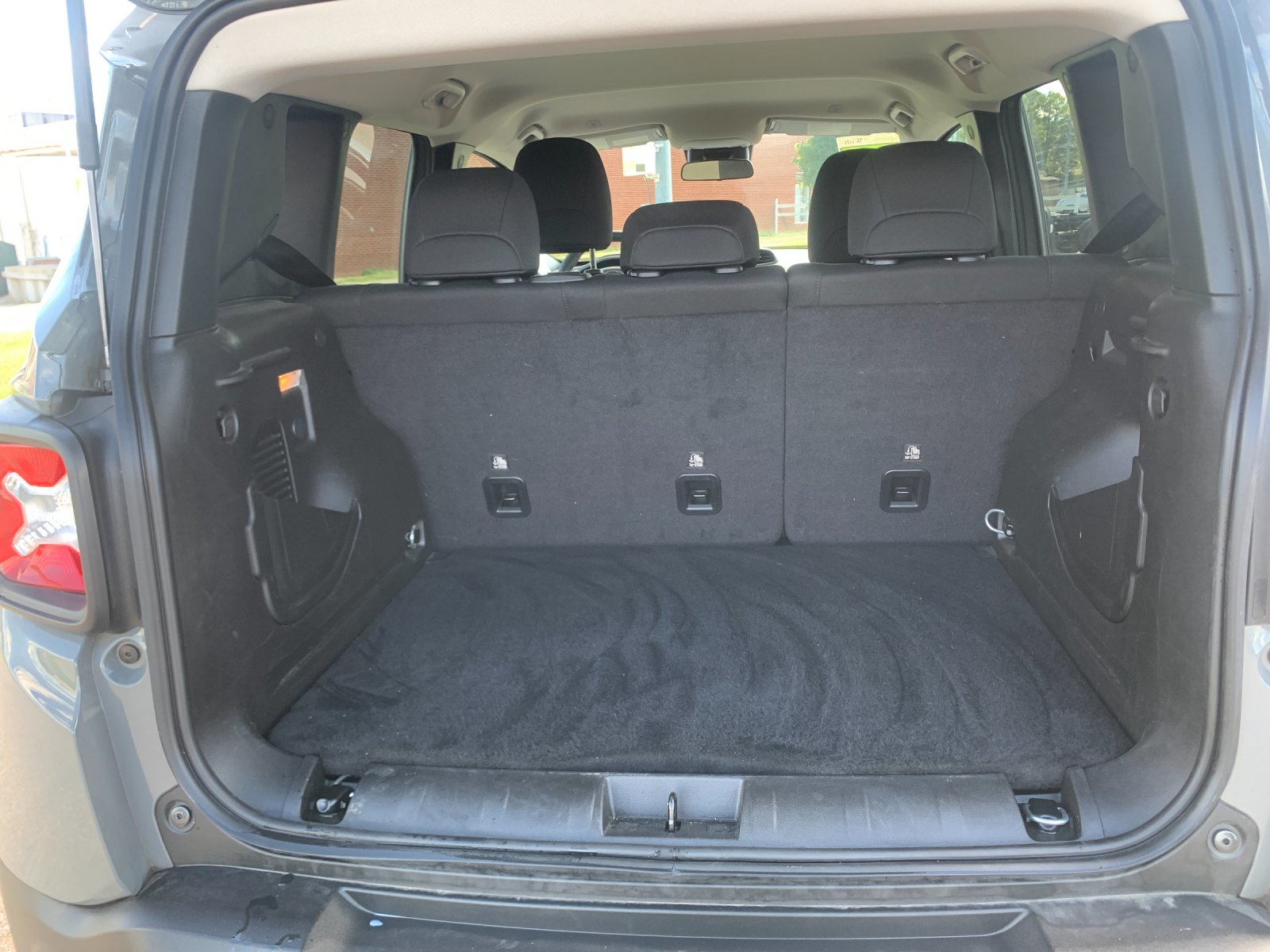 Used 2023 Gray Jeep Latitude image 19