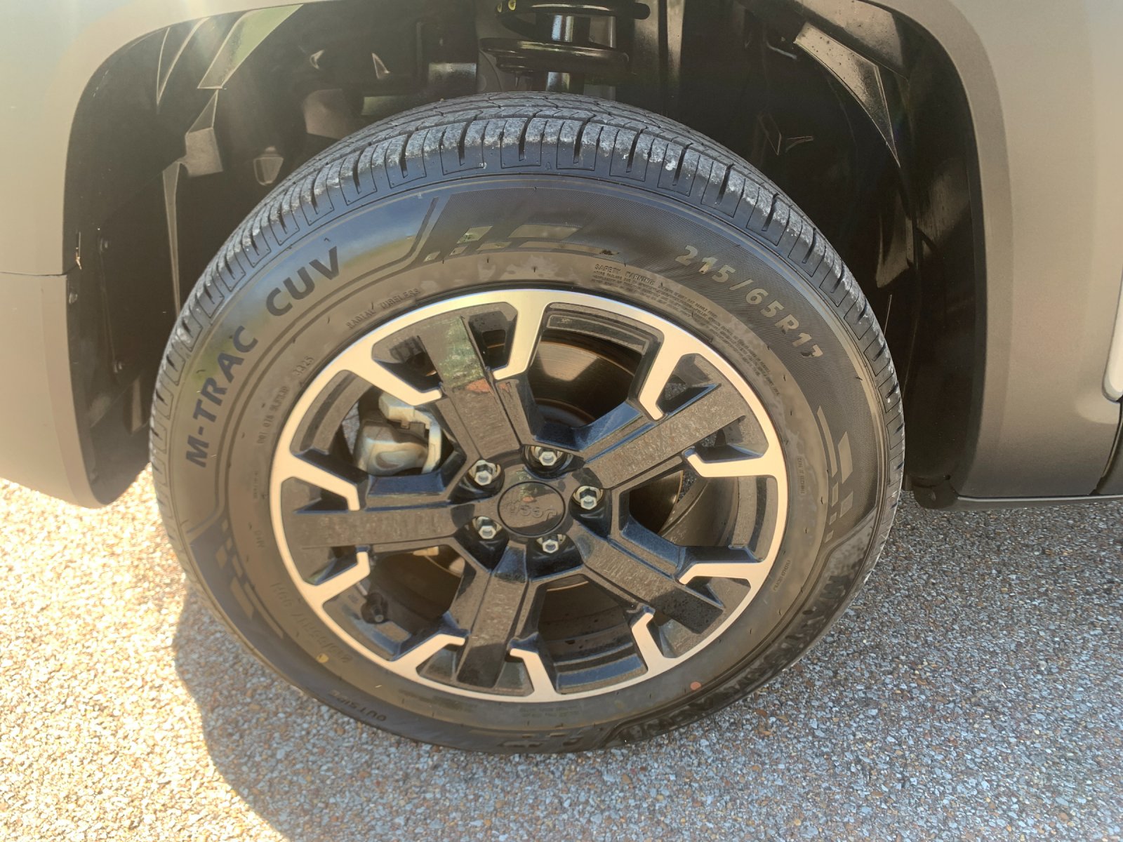 Used 2023 Gray Jeep Latitude image 34