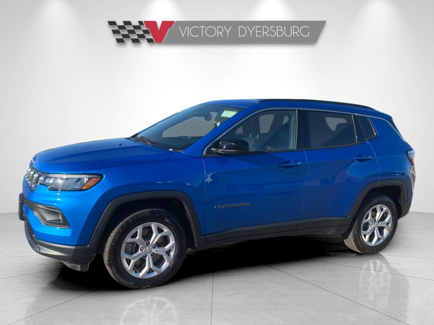 Used 2024 Blue Jeep Latitude image 8