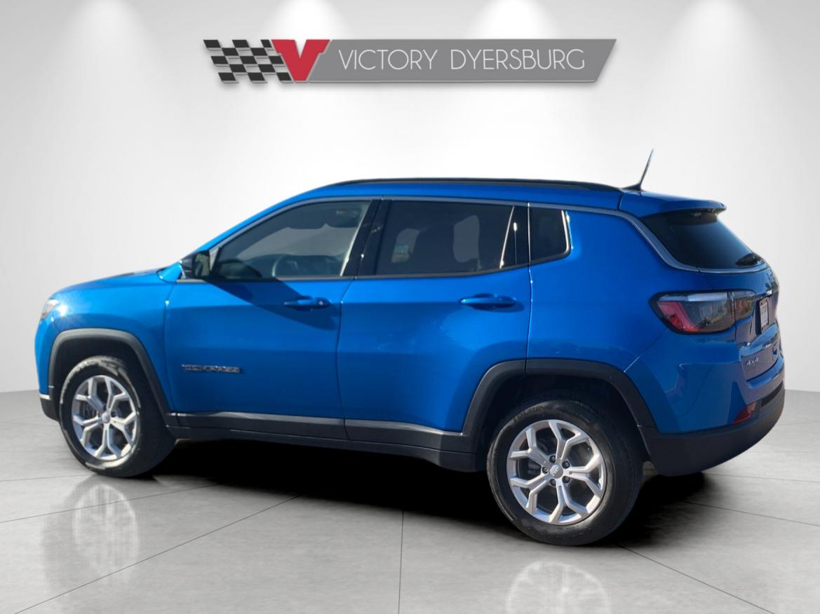 Used 2024 Blue Jeep Latitude image 6