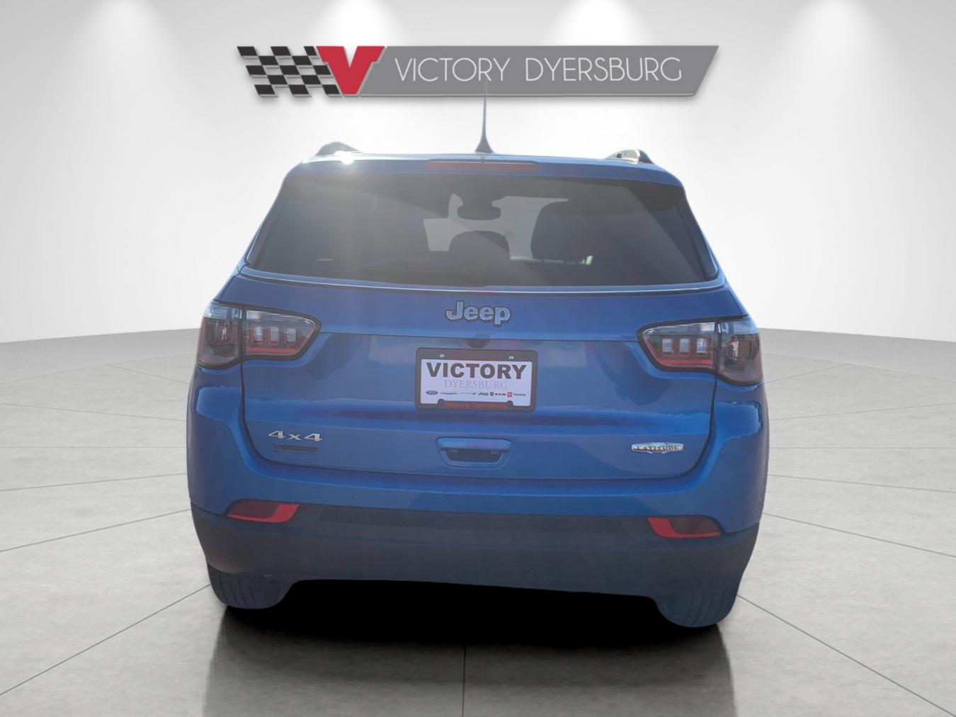 Used 2024 Blue Jeep Latitude image 5