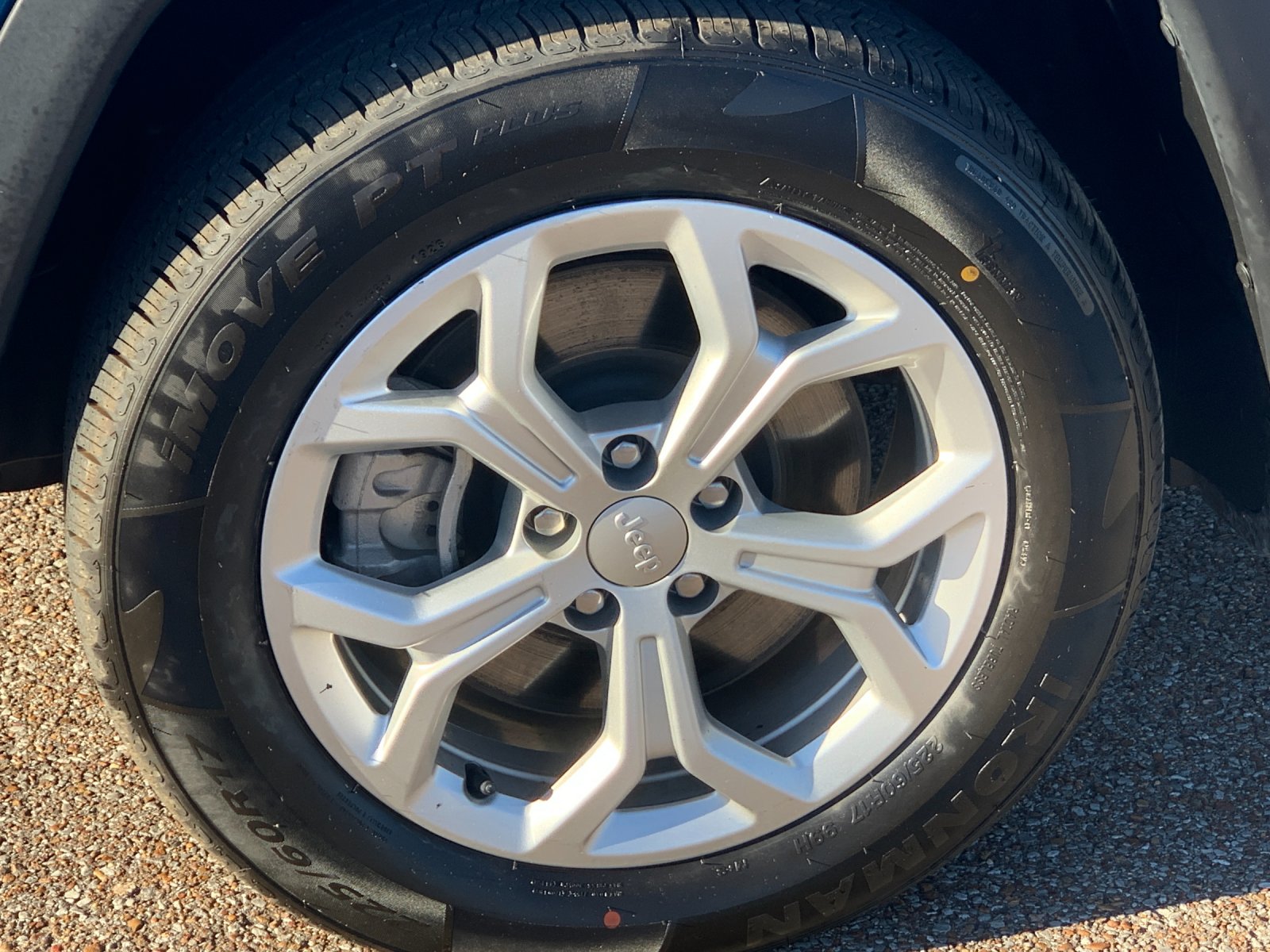 Used 2024 Blue Jeep Latitude image 34