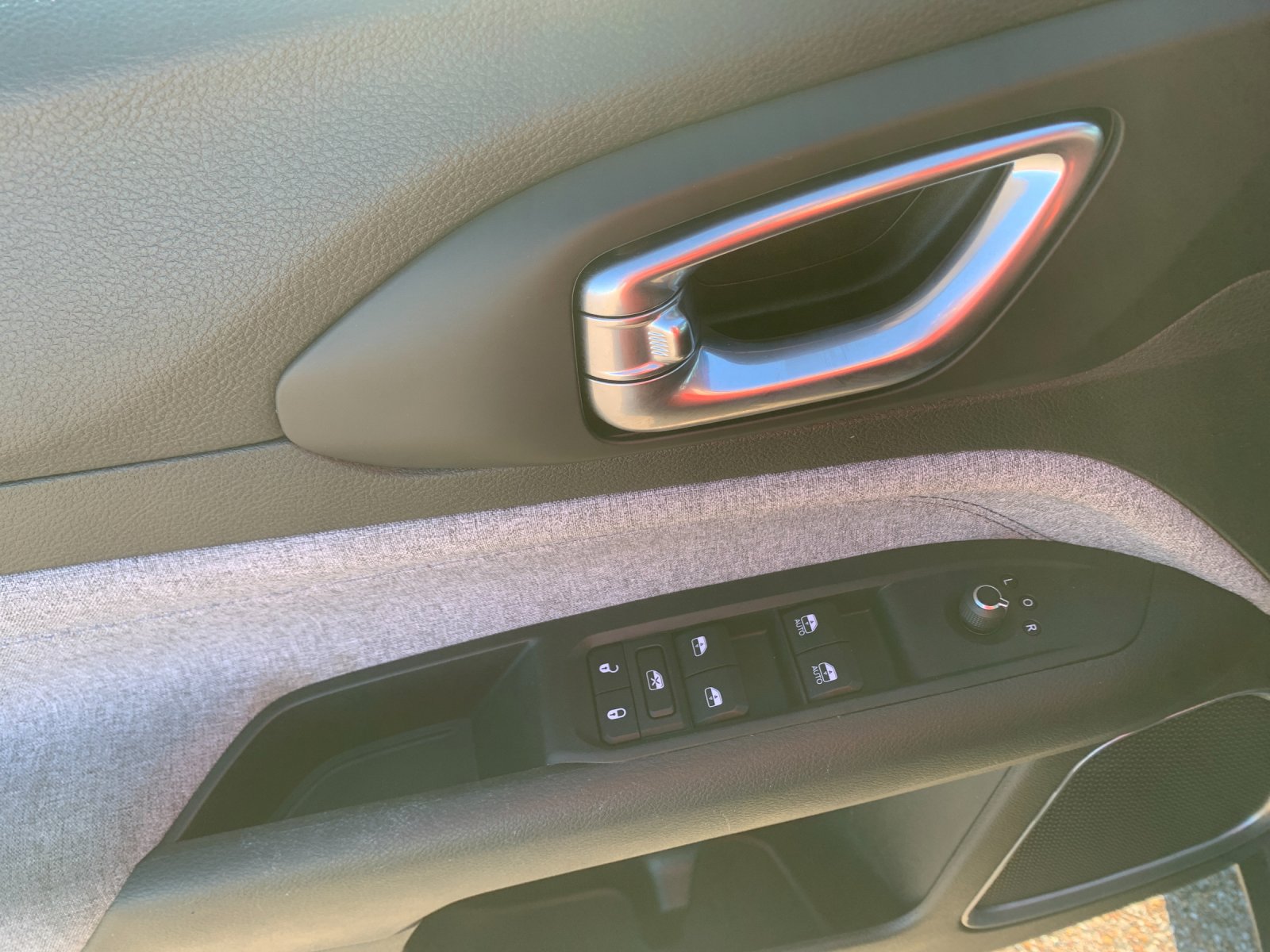 Used 2024 Blue Jeep Latitude image 13