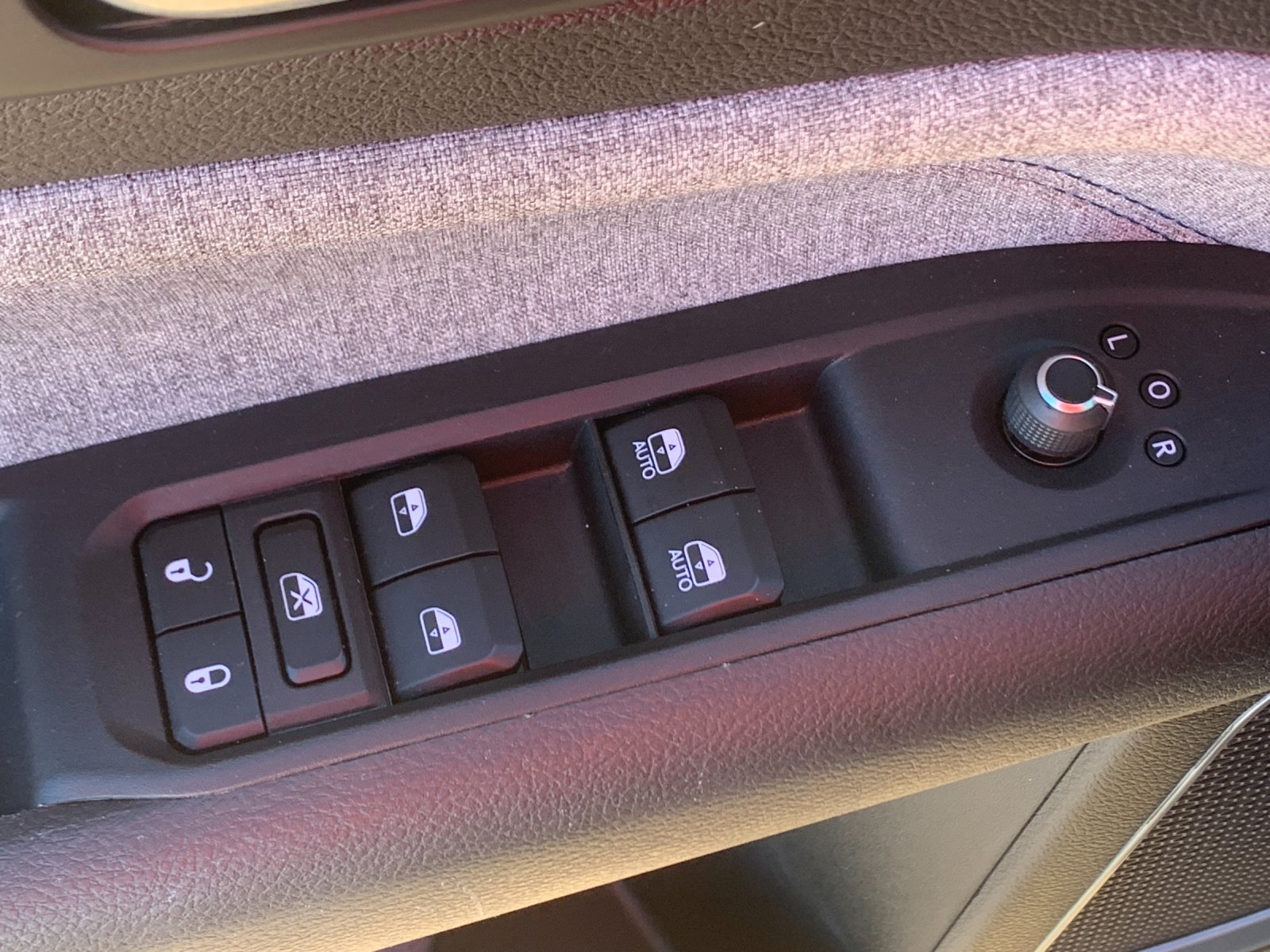 Used 2024 Blue Jeep Latitude image 14