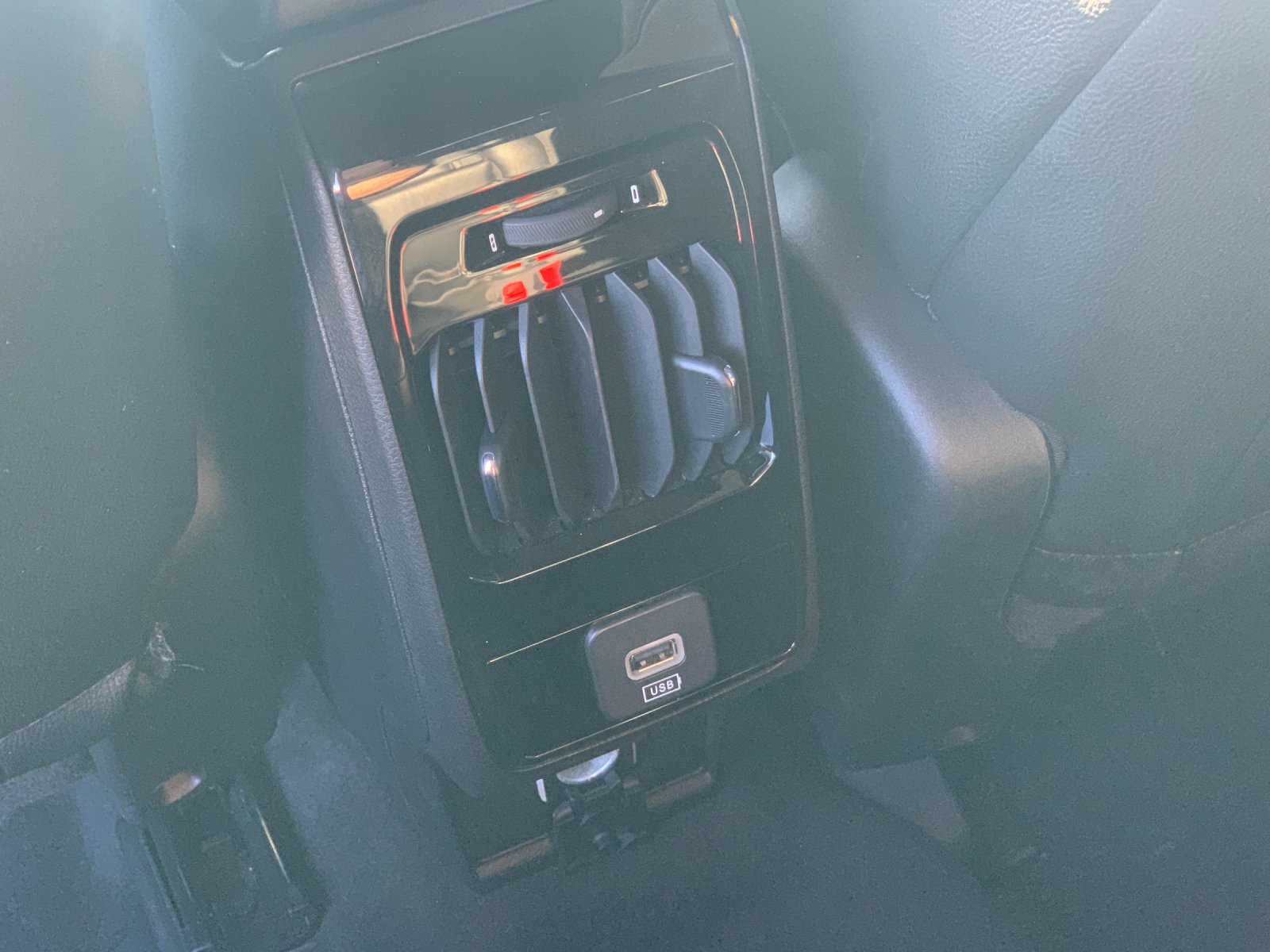 Used 2024 Blue Jeep Latitude image 16