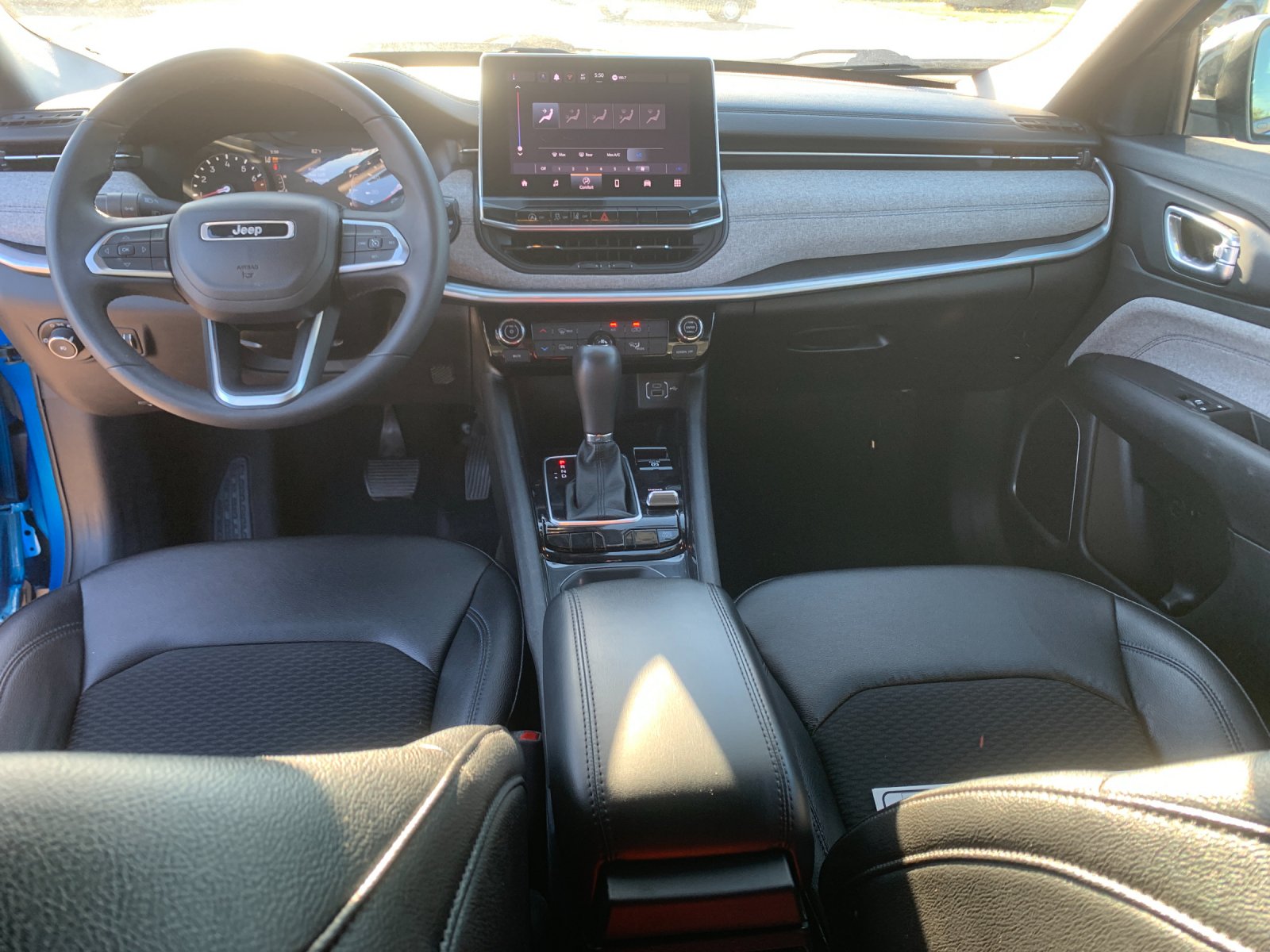 Used 2024 Blue Jeep Latitude image 17