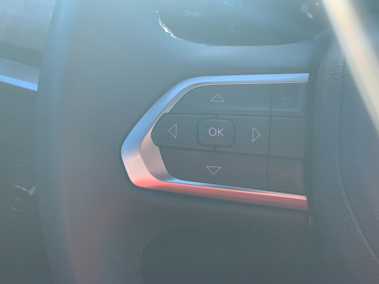 Used 2024 Blue Jeep Latitude image 29