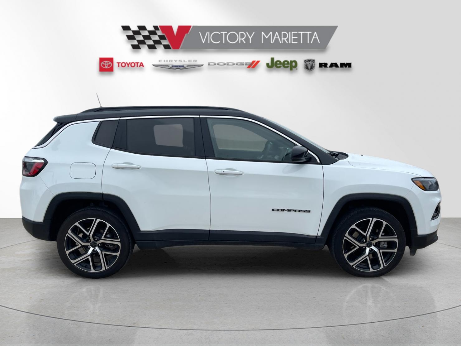 Used 2025 White Jeep Limited image 6