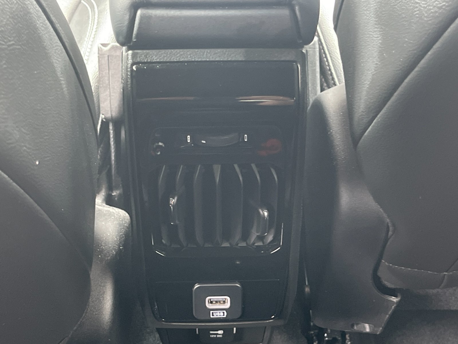 Used 2025 White Jeep Limited image 14